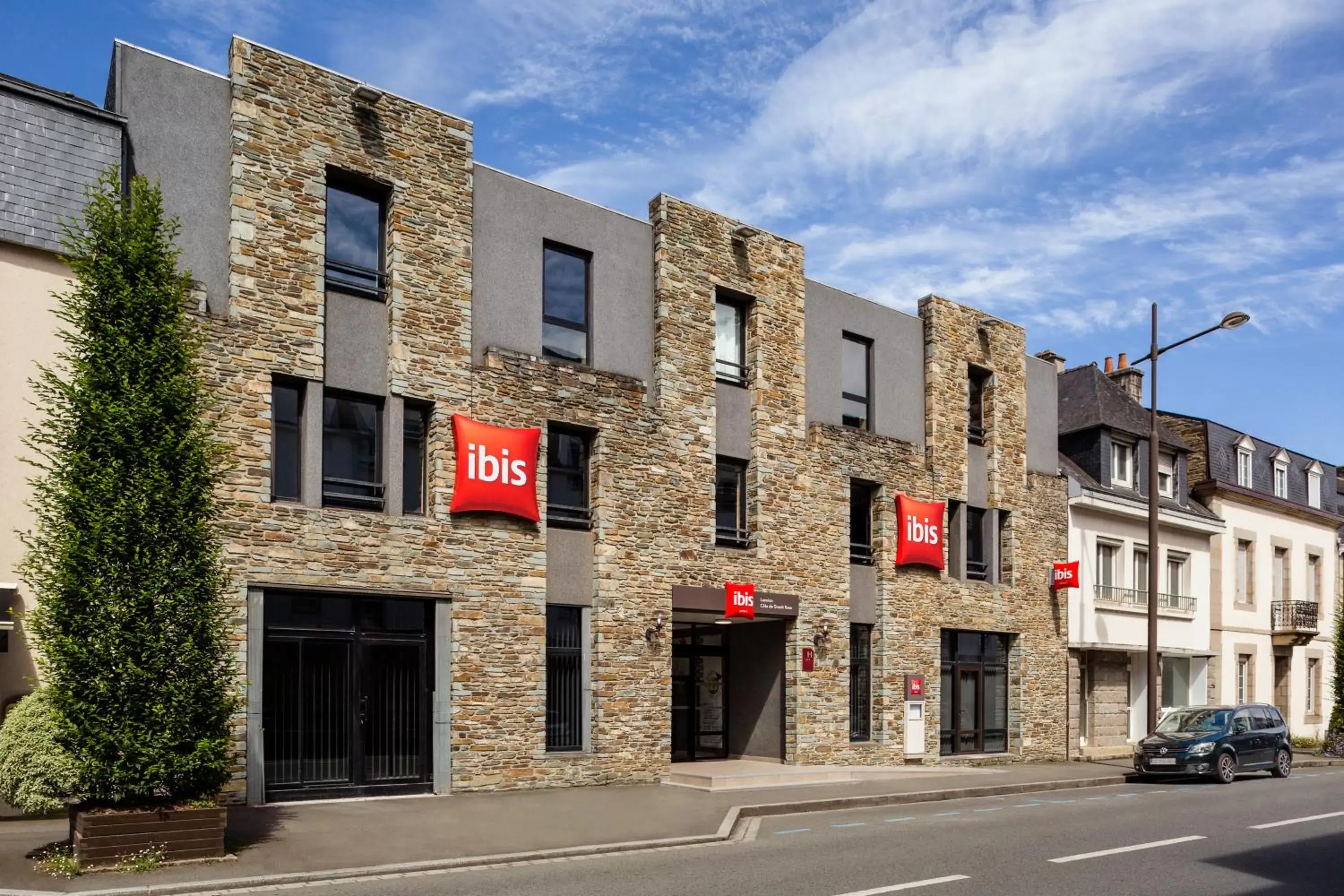 Facade/Entrance in ibis Lannion