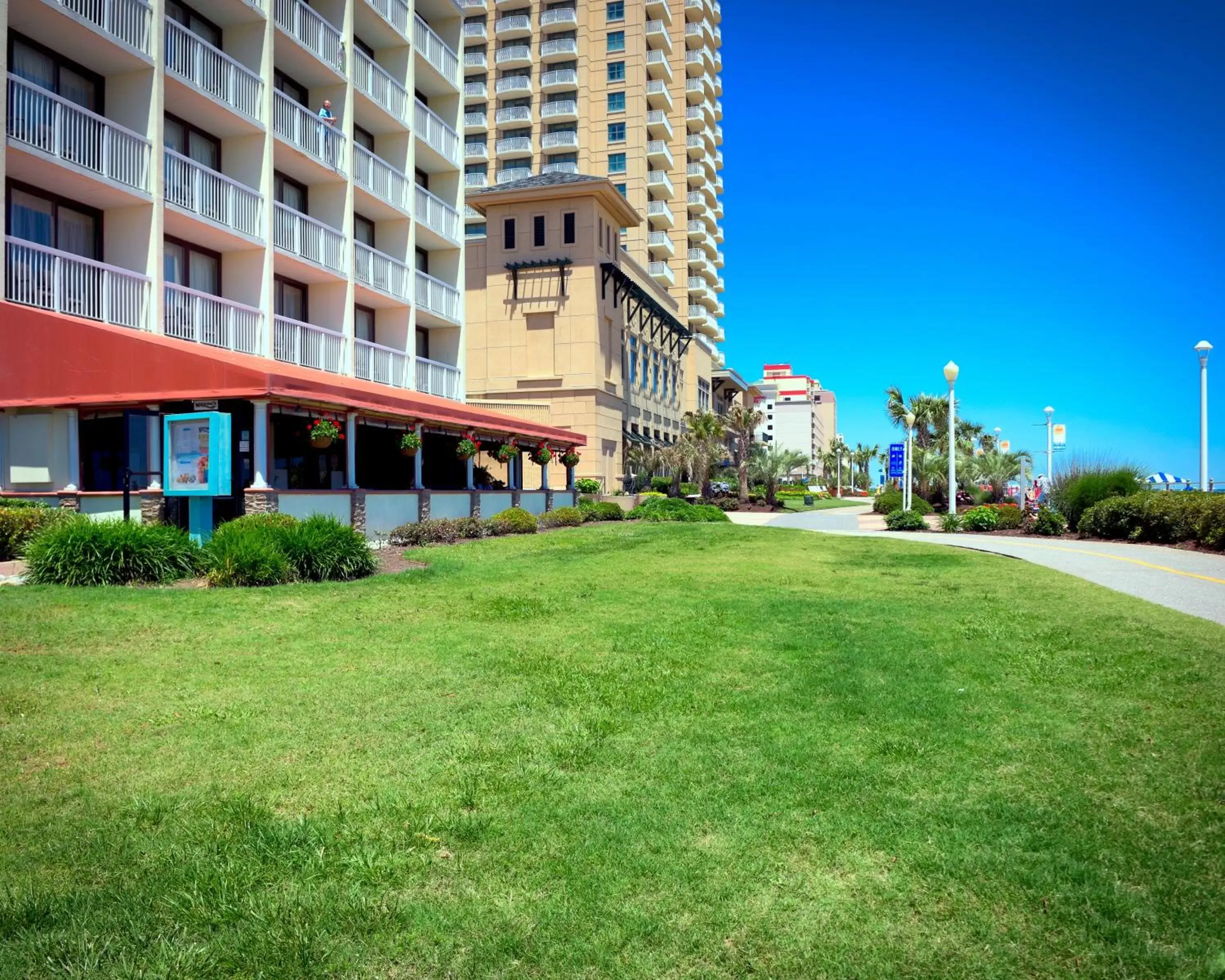 Facade/entrance, Garden in The Oceanfront Inn