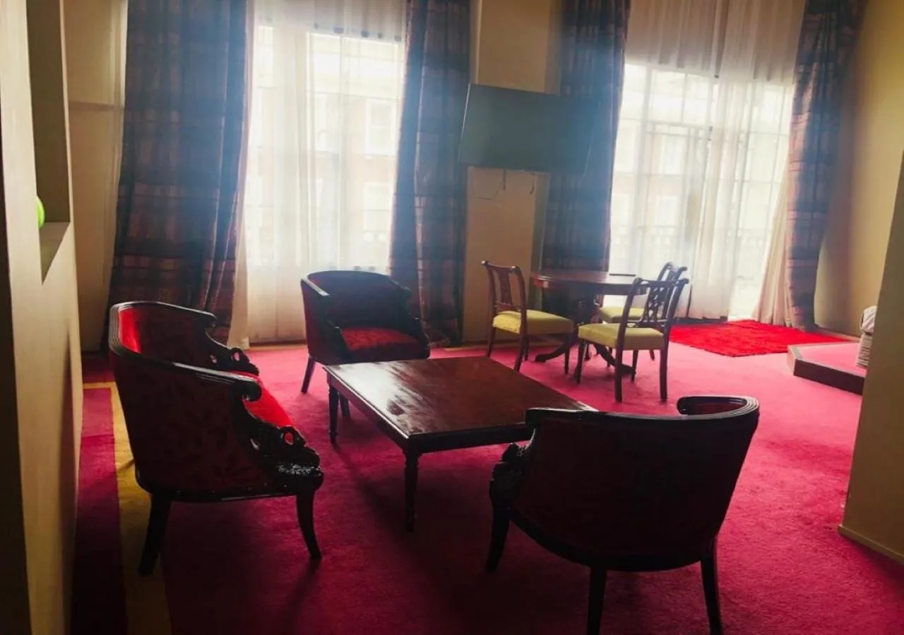 Seating area in VR Hamilton