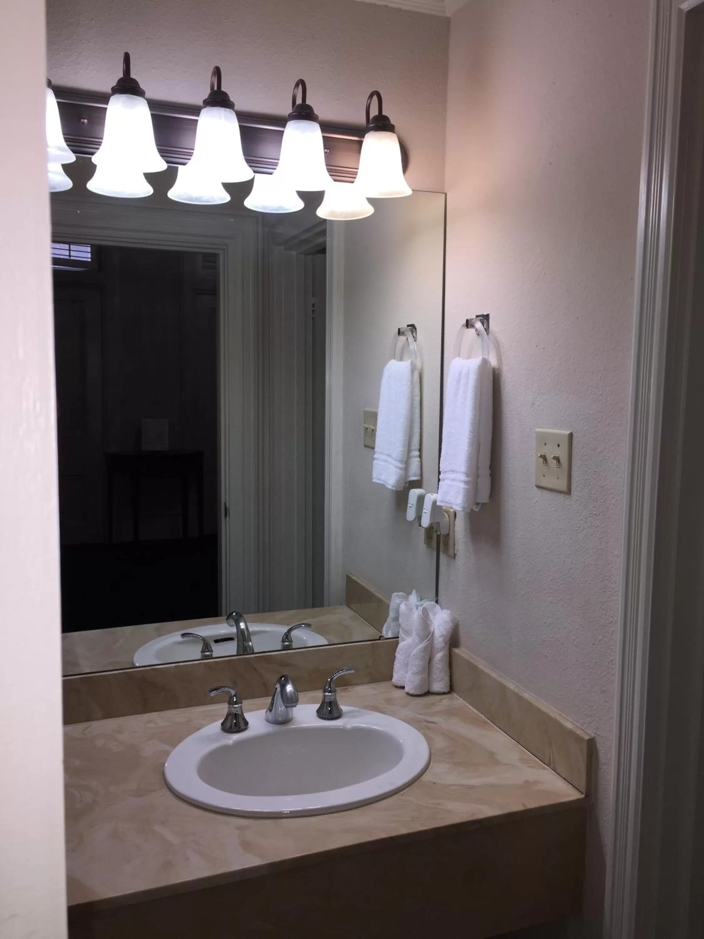 Bathroom in Chateau Orleans