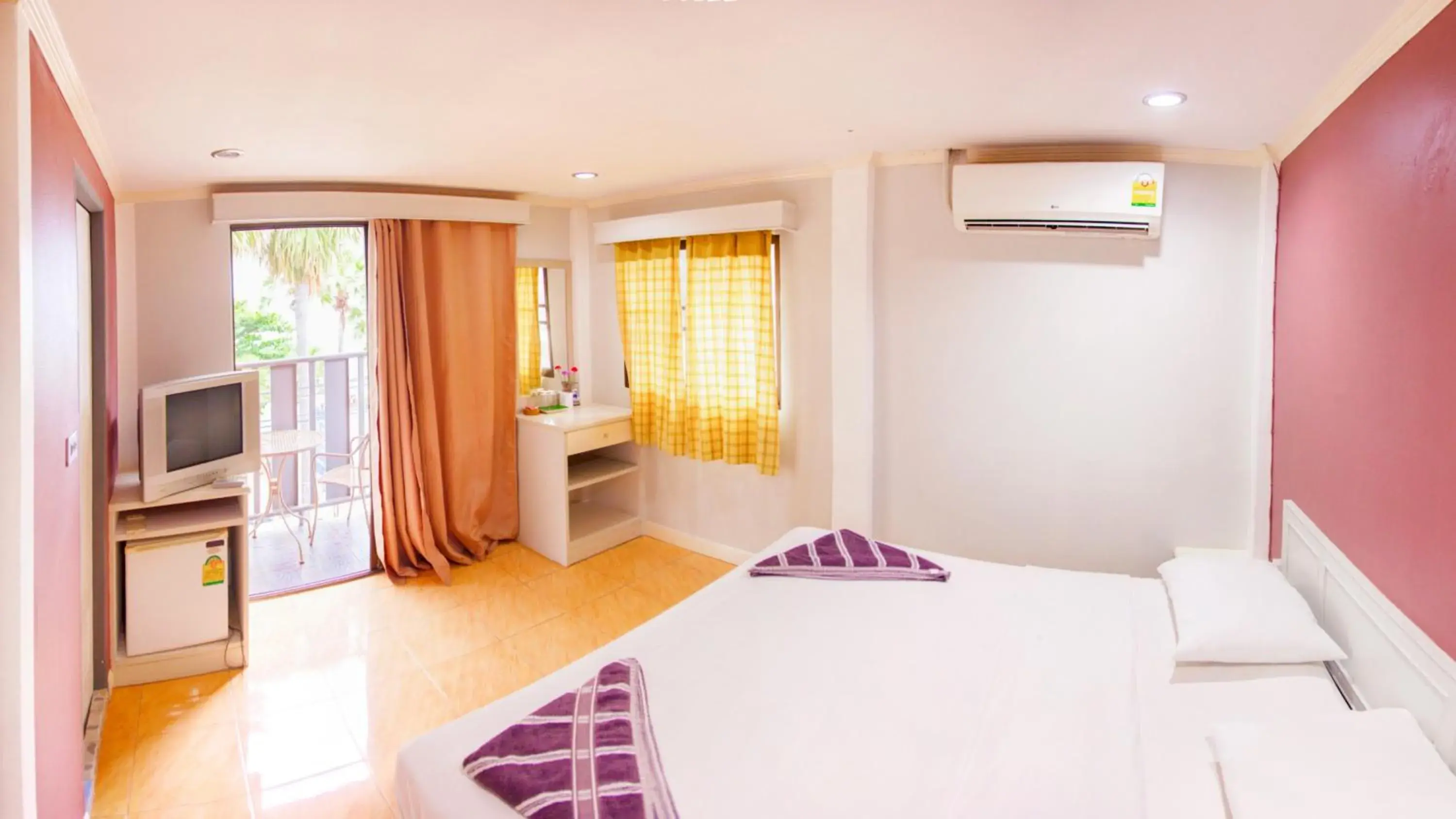 Photo of the whole room, Bed in G.I Lodge Photo of the whole room, Bed in G.I Lodge