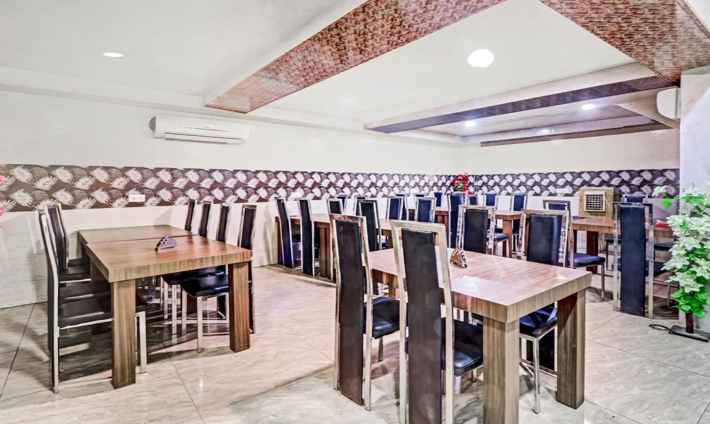 Restaurant/Places to Eat in Treebo Trend Taj Dream