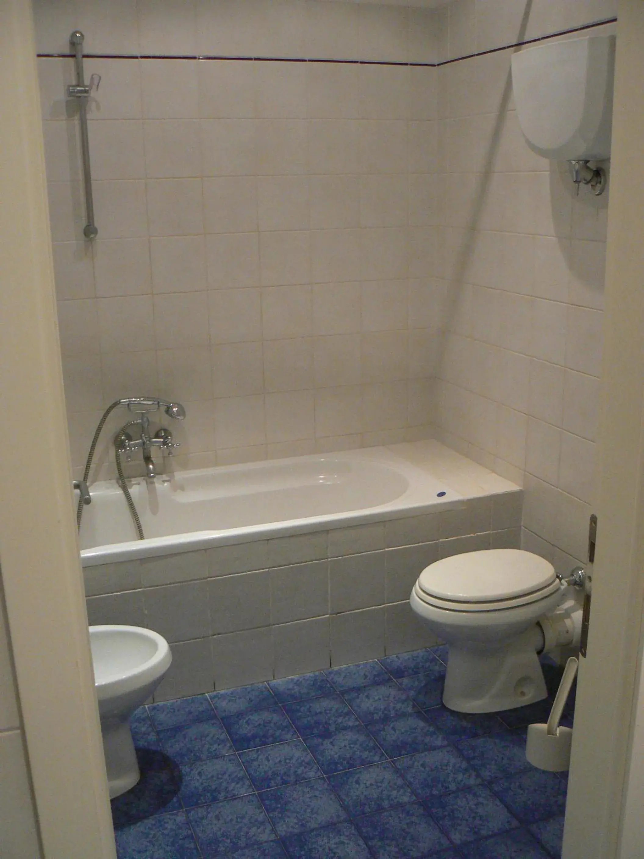 Bathroom in Hotel Moderno
