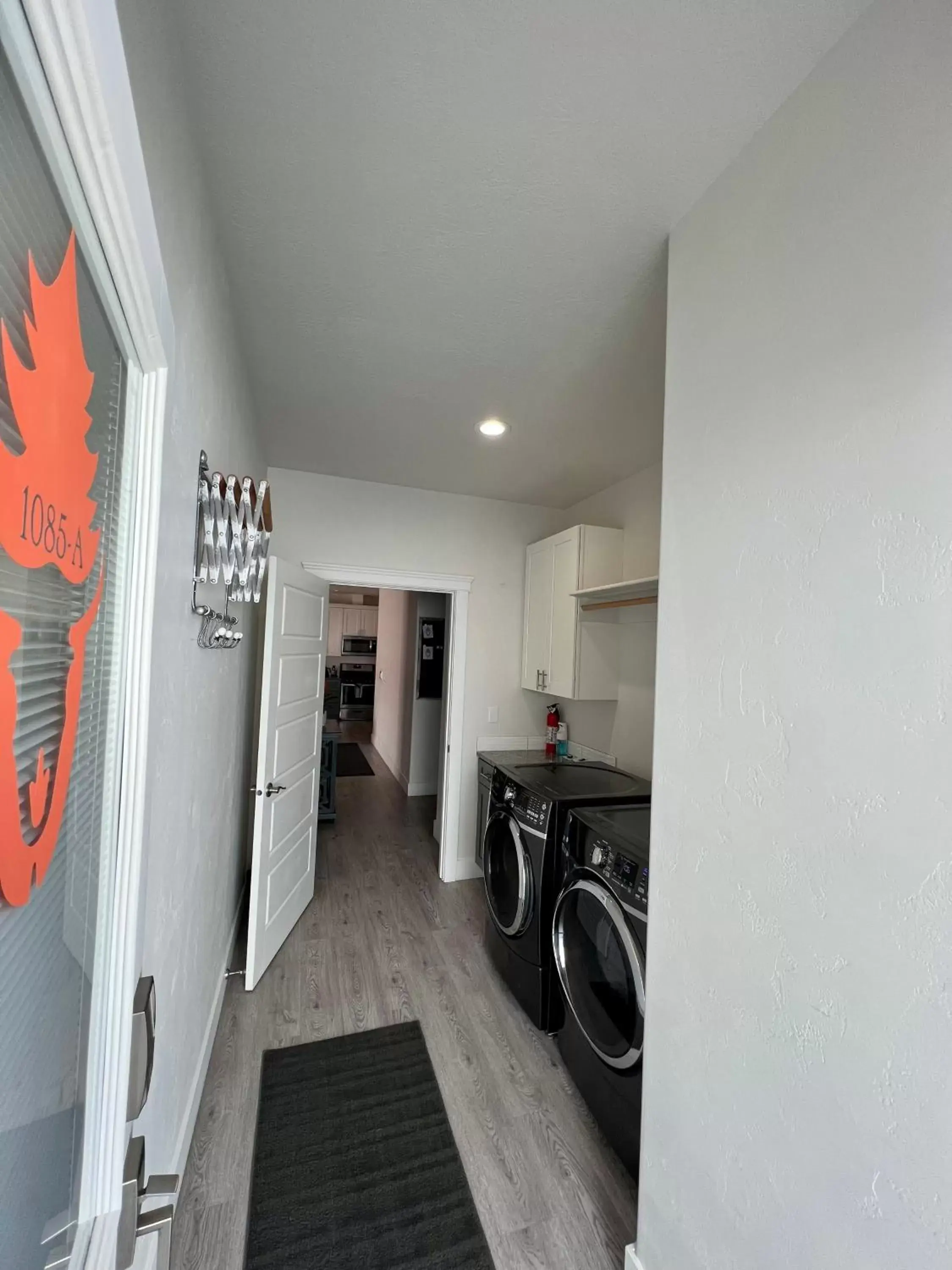 laundry, Kitchen/Kitchenette in TJ Rancher - West Side Twin Falls