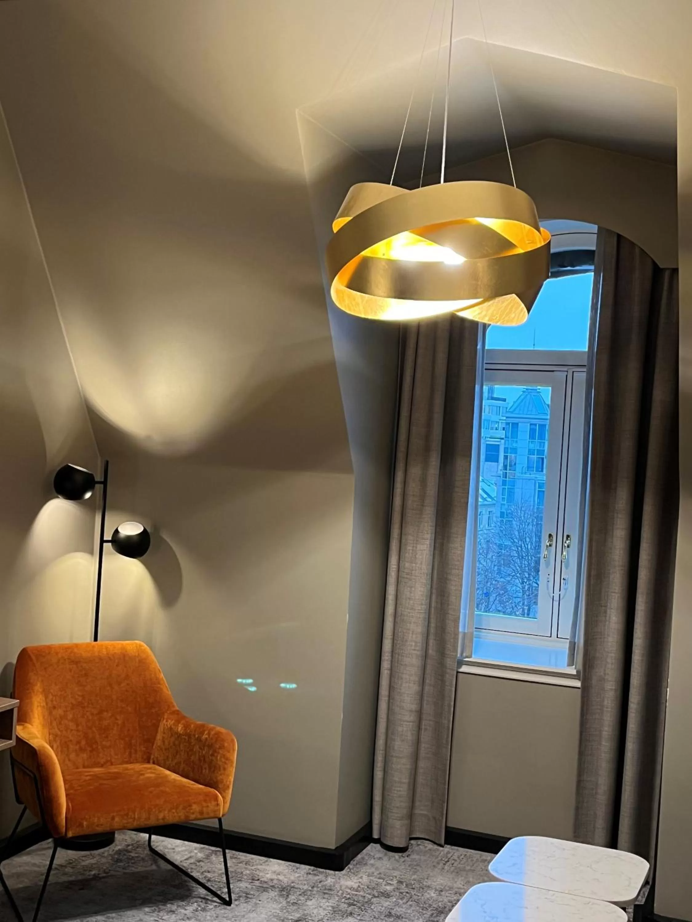 hair dresser, Bed in Karl Johan Hotel