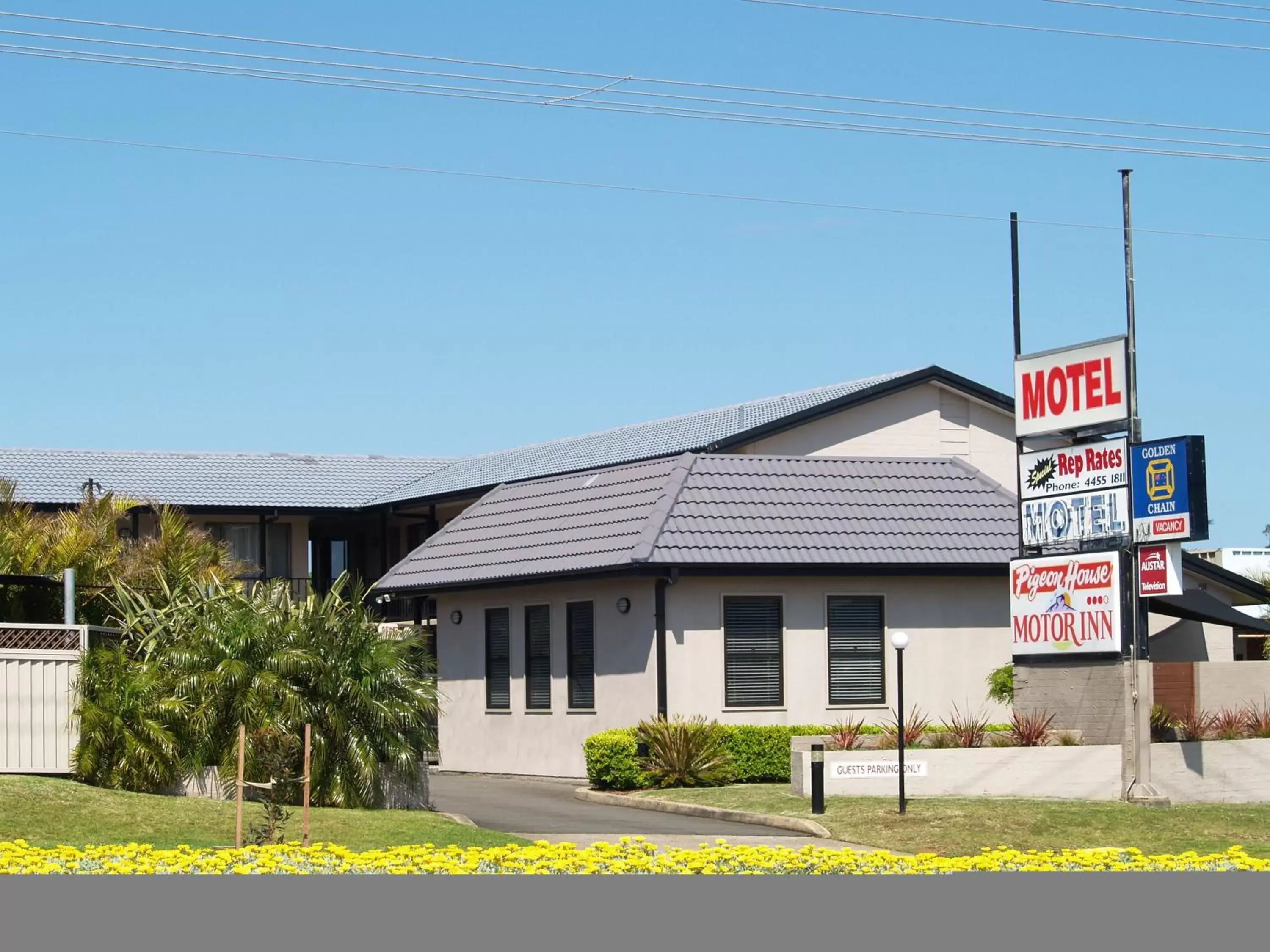 Facade/entrance, Property Building in Pigeon House Motor Inn