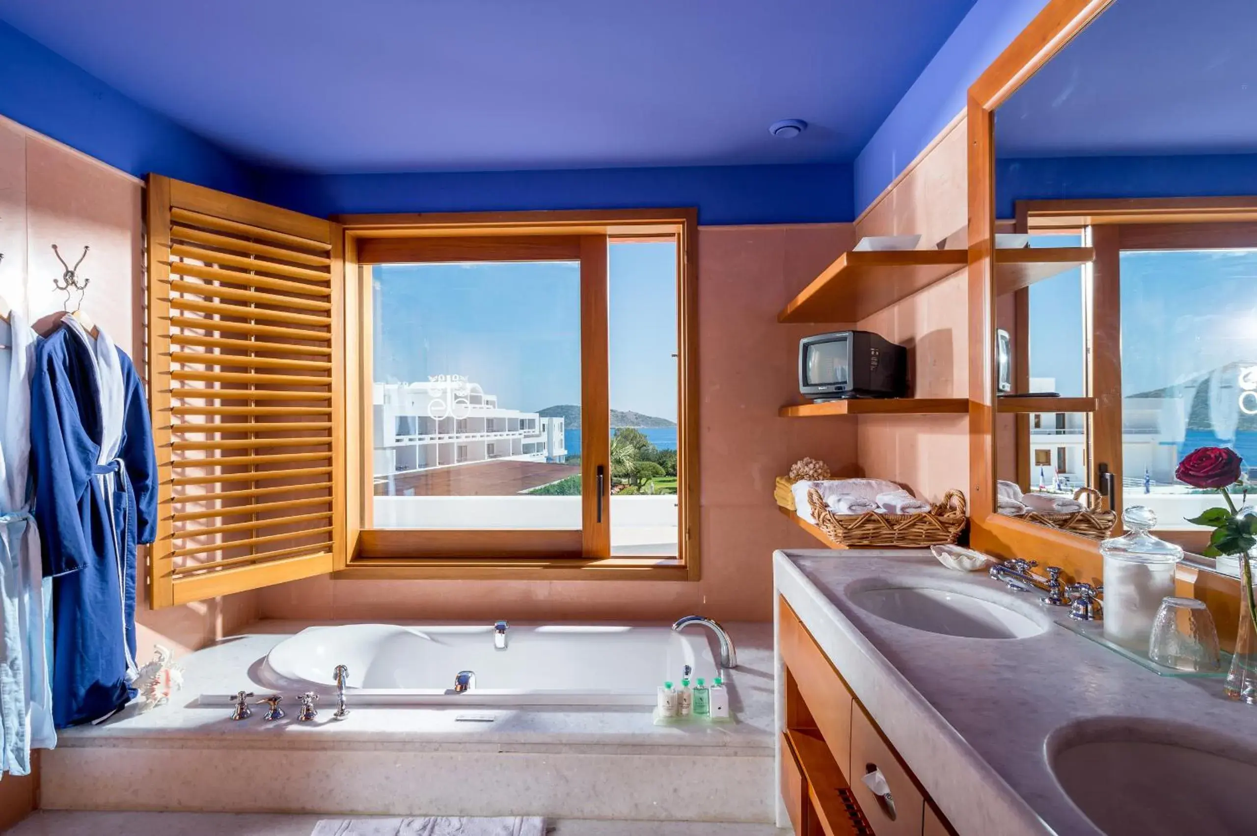 Bathroom in Elounda Beach Hotel & Villas, a Member of the Leading Hotels of the World