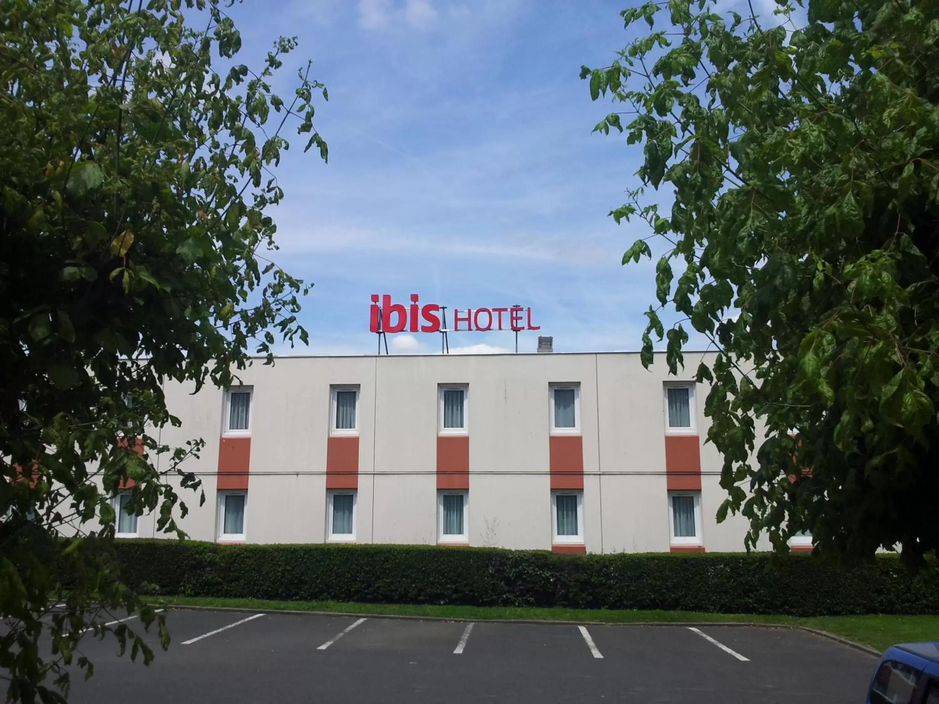 Property Building in ibis Niort Marais Poitevin