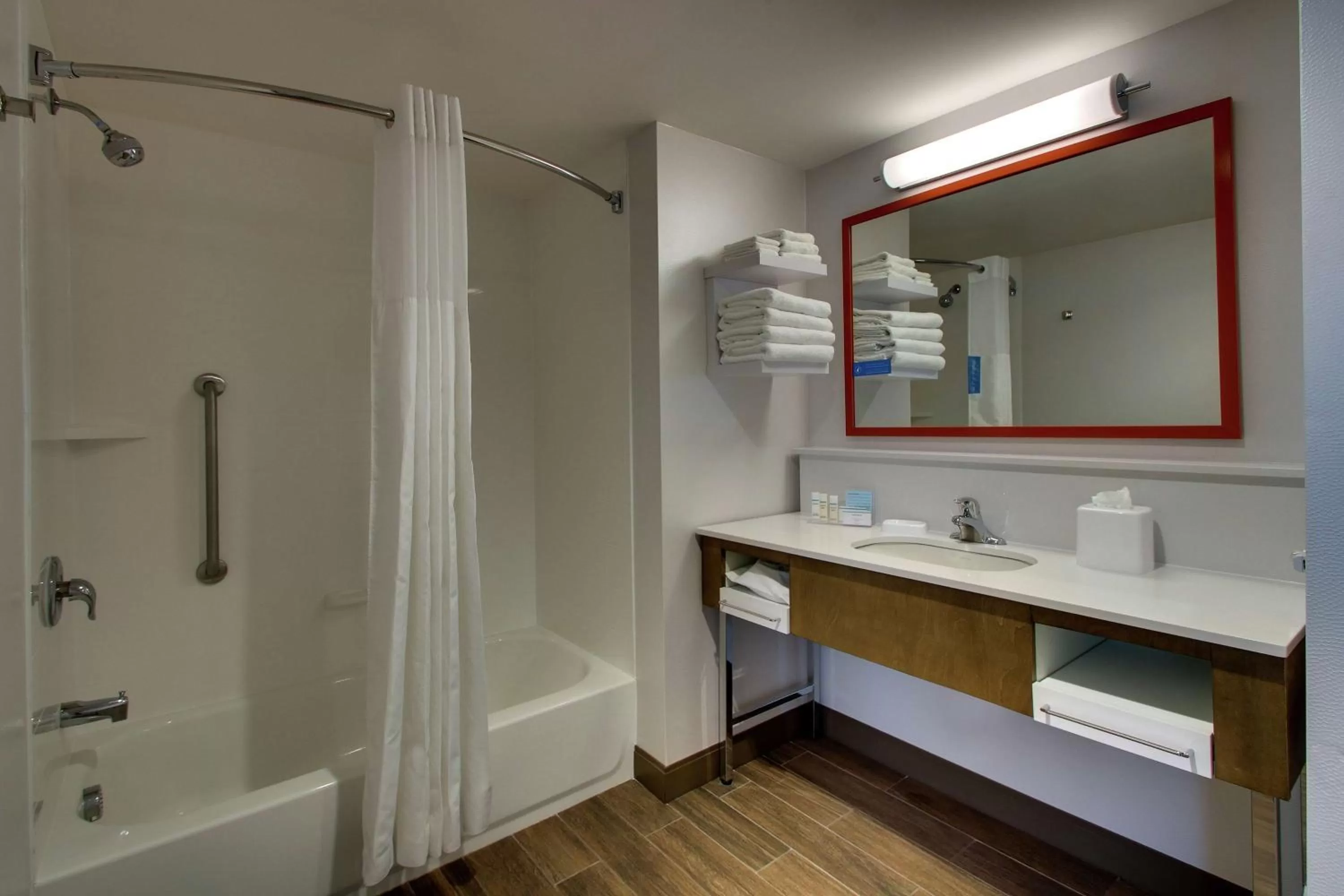 Bathroom in Hampton Inn & Suites By Hilton Southport