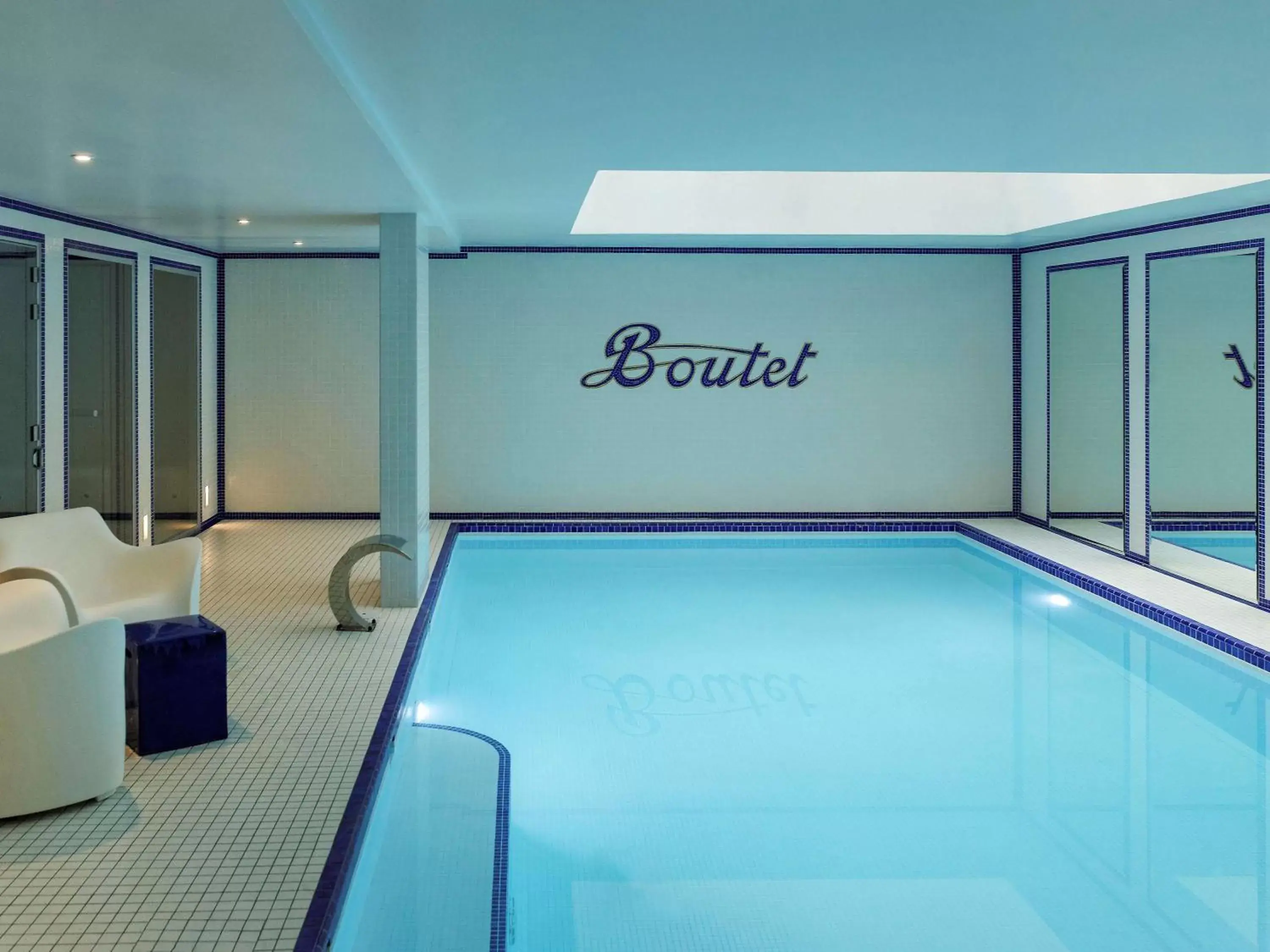 Activities, Swimming Pool in Hotel Paris Bastille Boutet - MGallery by Sofitel