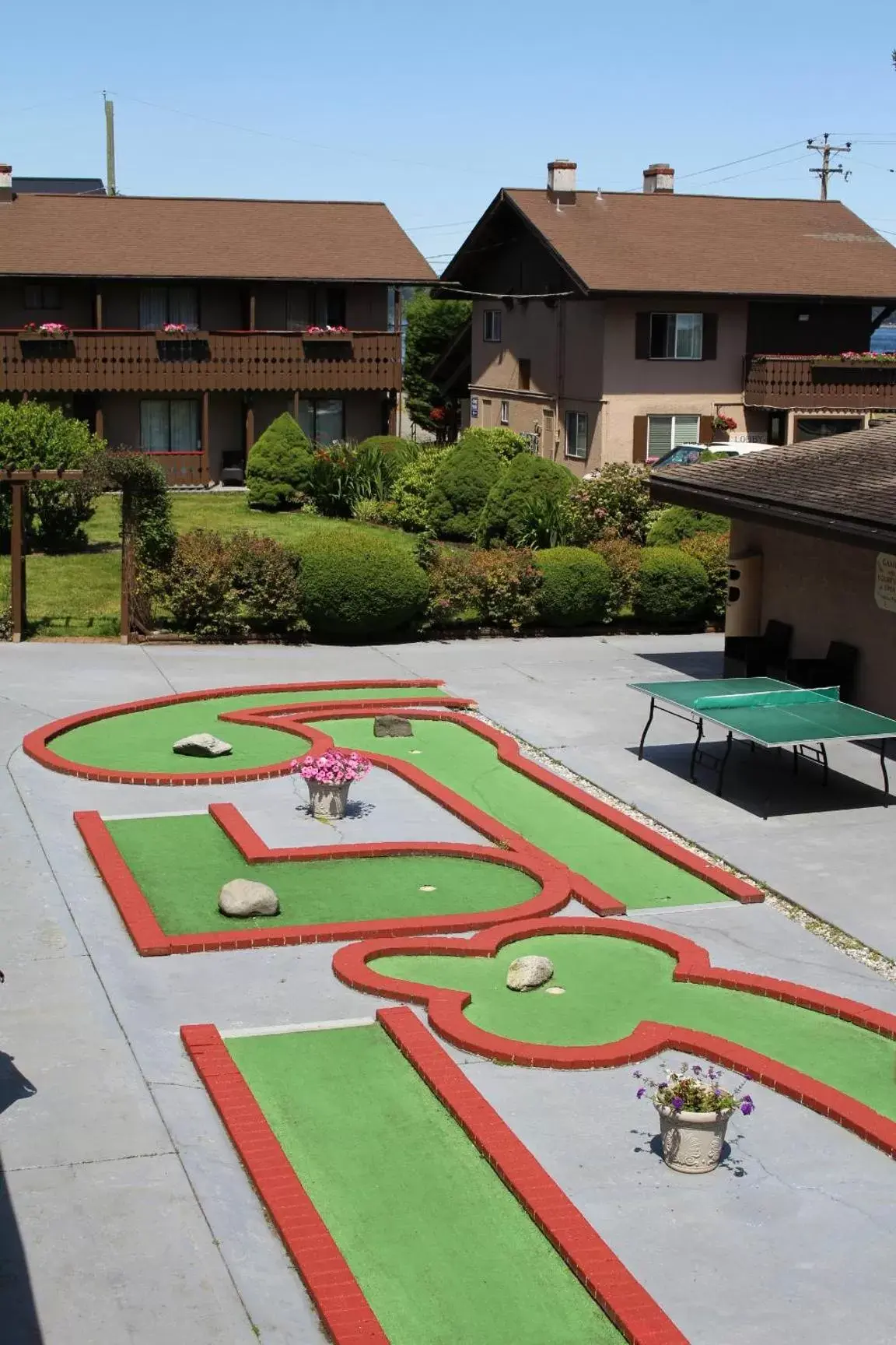 Minigolf, Pool View in Ramada by Wyndham Campbell River