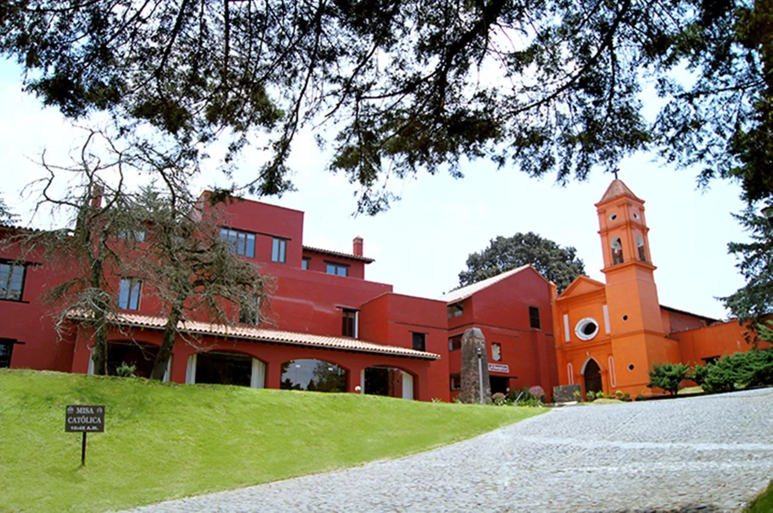 Facade/entrance in Hotel Hacienda San Martin