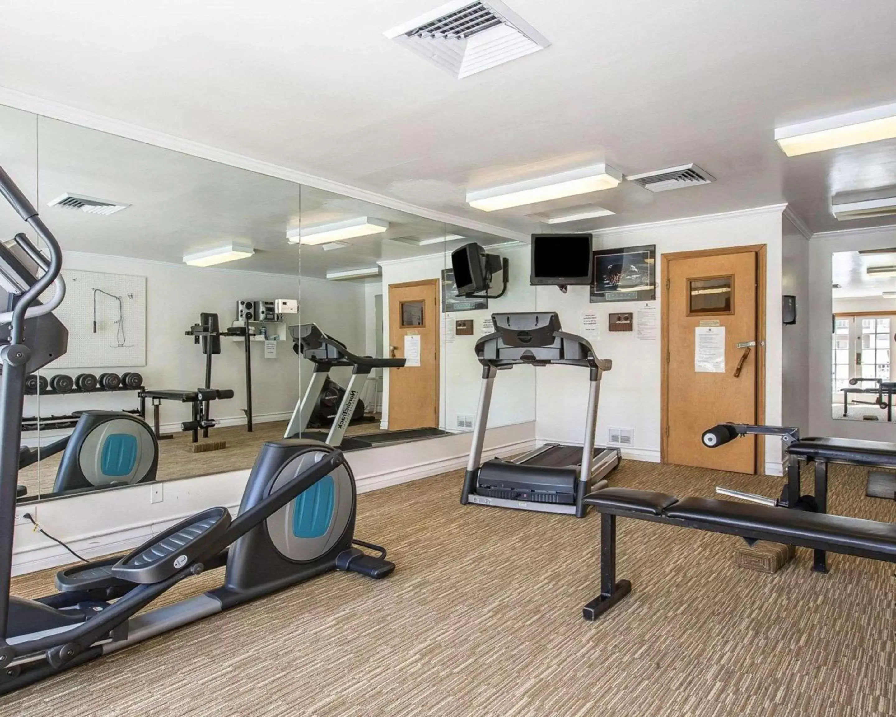 Fitness centre/facilities, Fitness Center/Facilities in Clarion Inn Ridgecrest