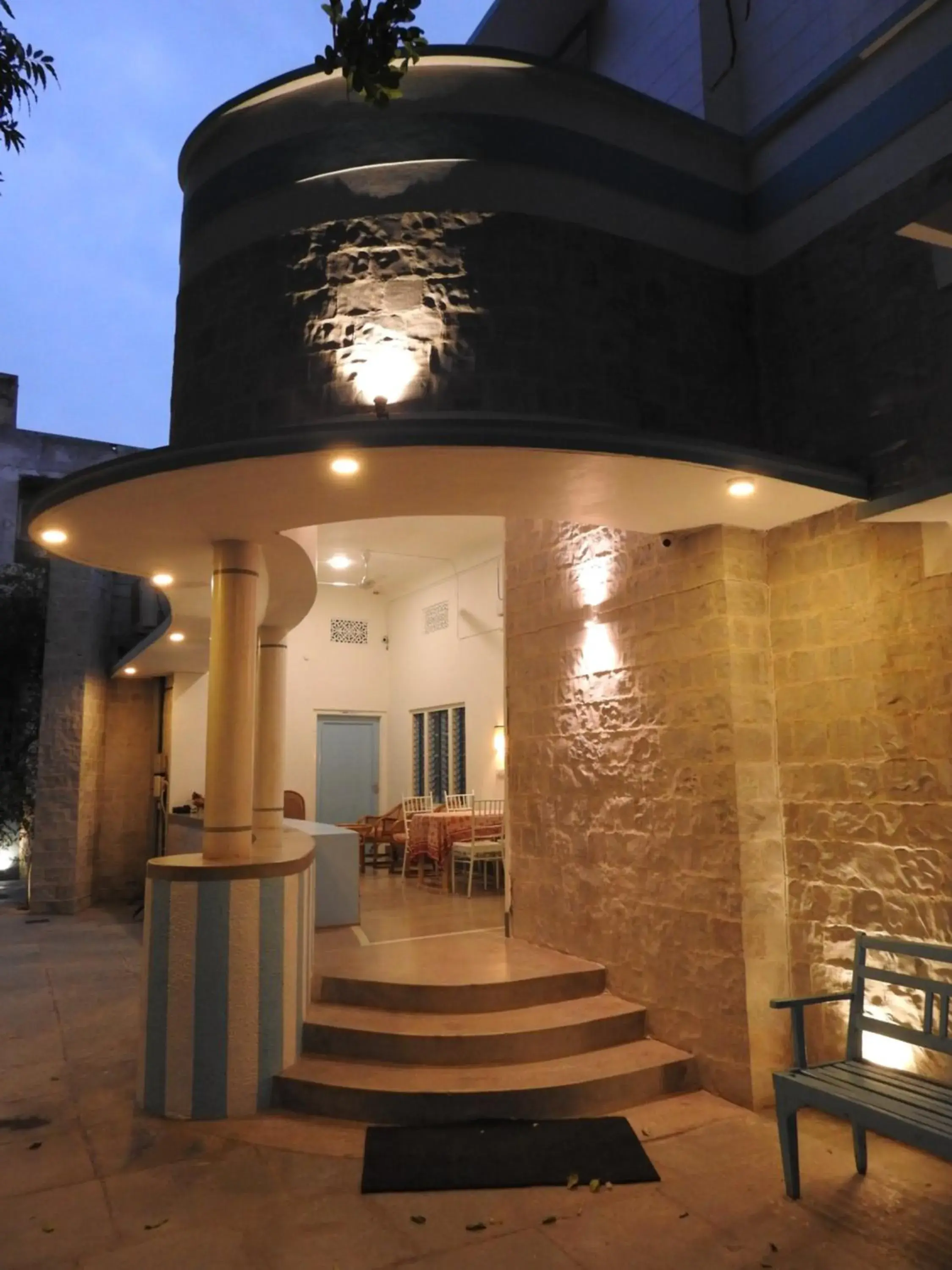 Facade/entrance in Jaipur Jantar Hostel