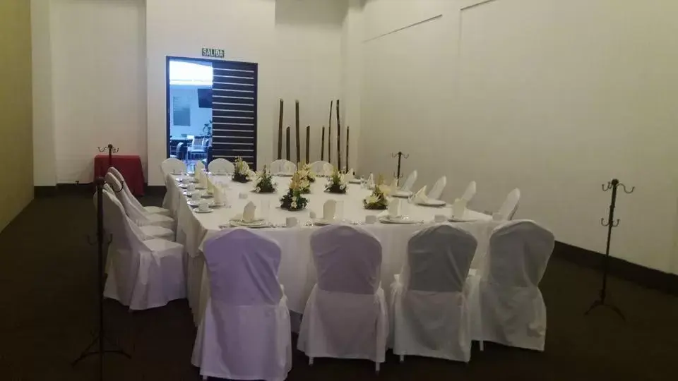 Meeting/conference room, Banquet Facilities in Suites Inn la Muralla Hotel & Spa