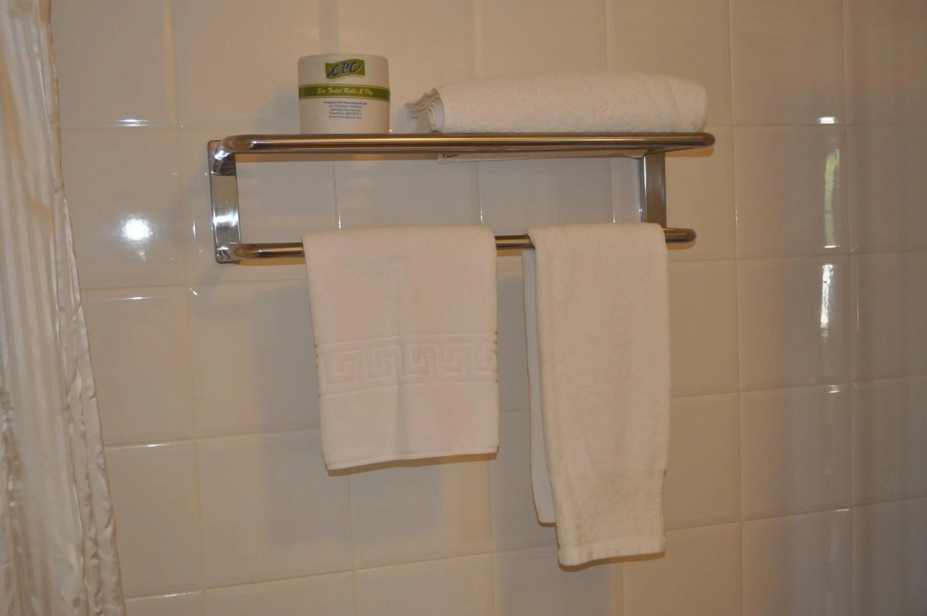 Bathroom in City Suites