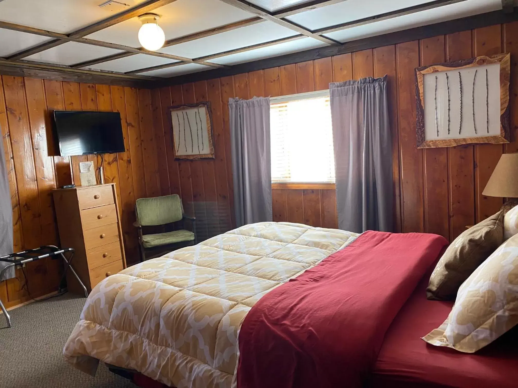 Bed in Roundtop Mountain Vista - Cabins and Motel