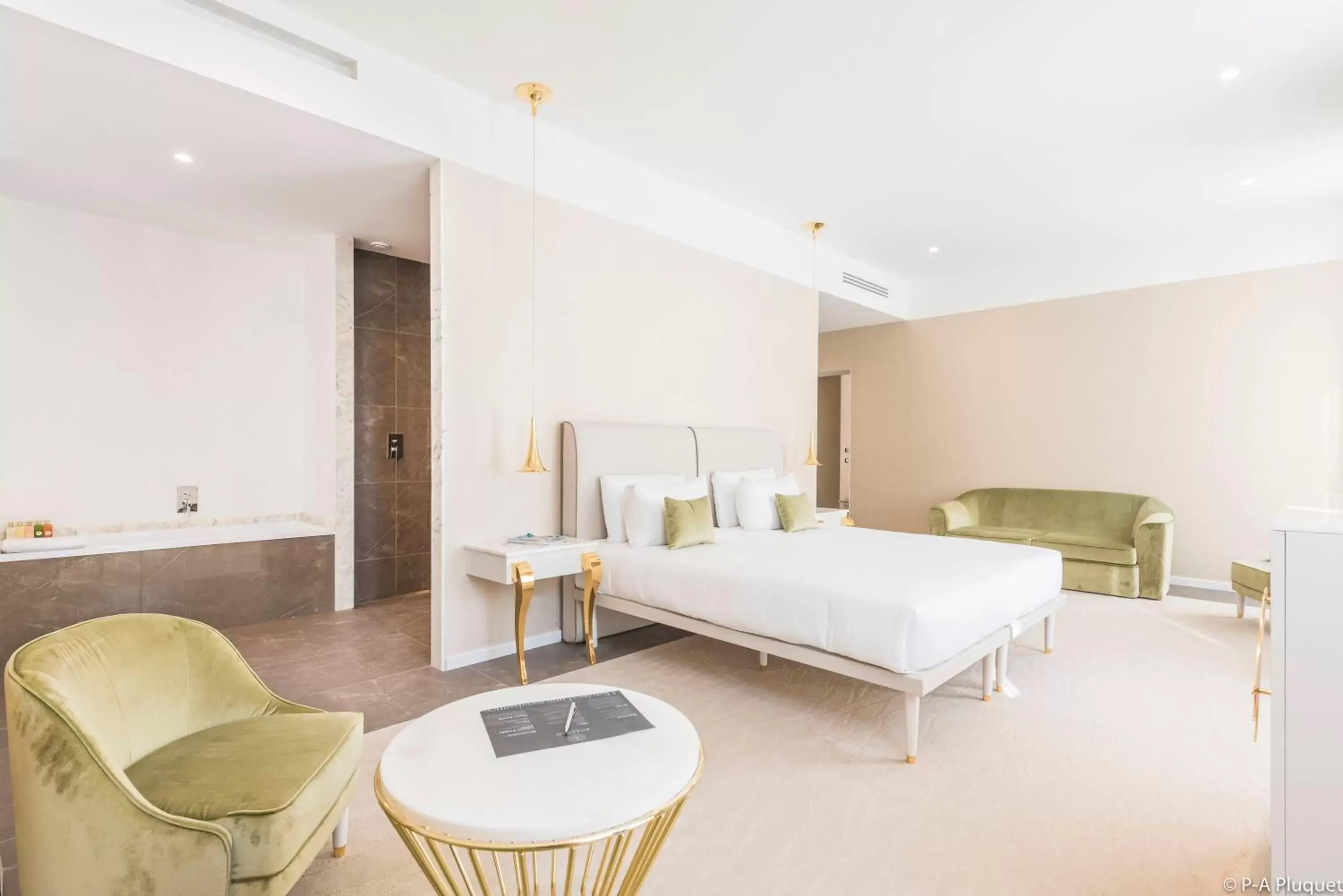 Bedroom, Bed in Boscolo Lyon Hotel & Spa