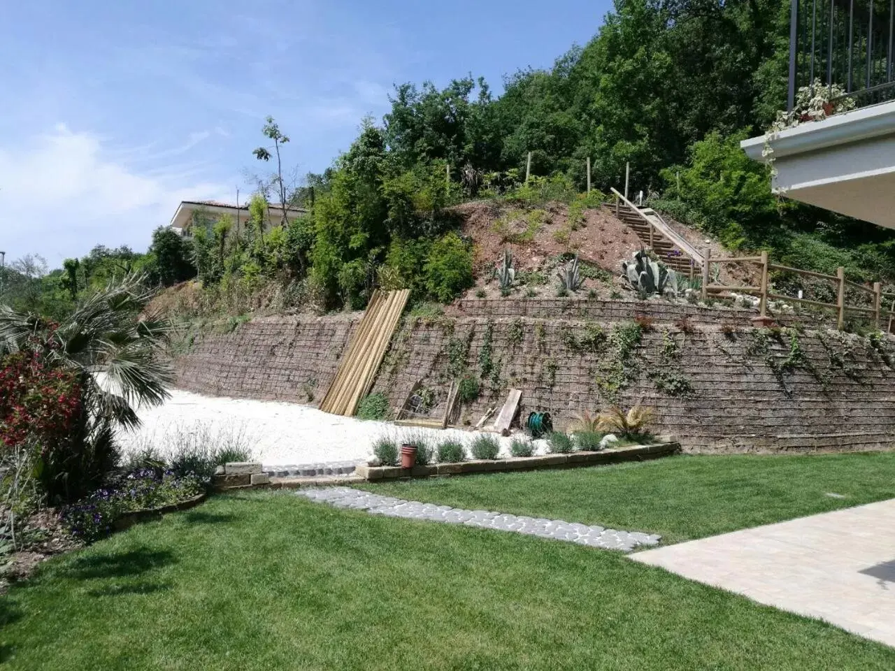 Facade/entrance, Garden in Mimosa Apartments