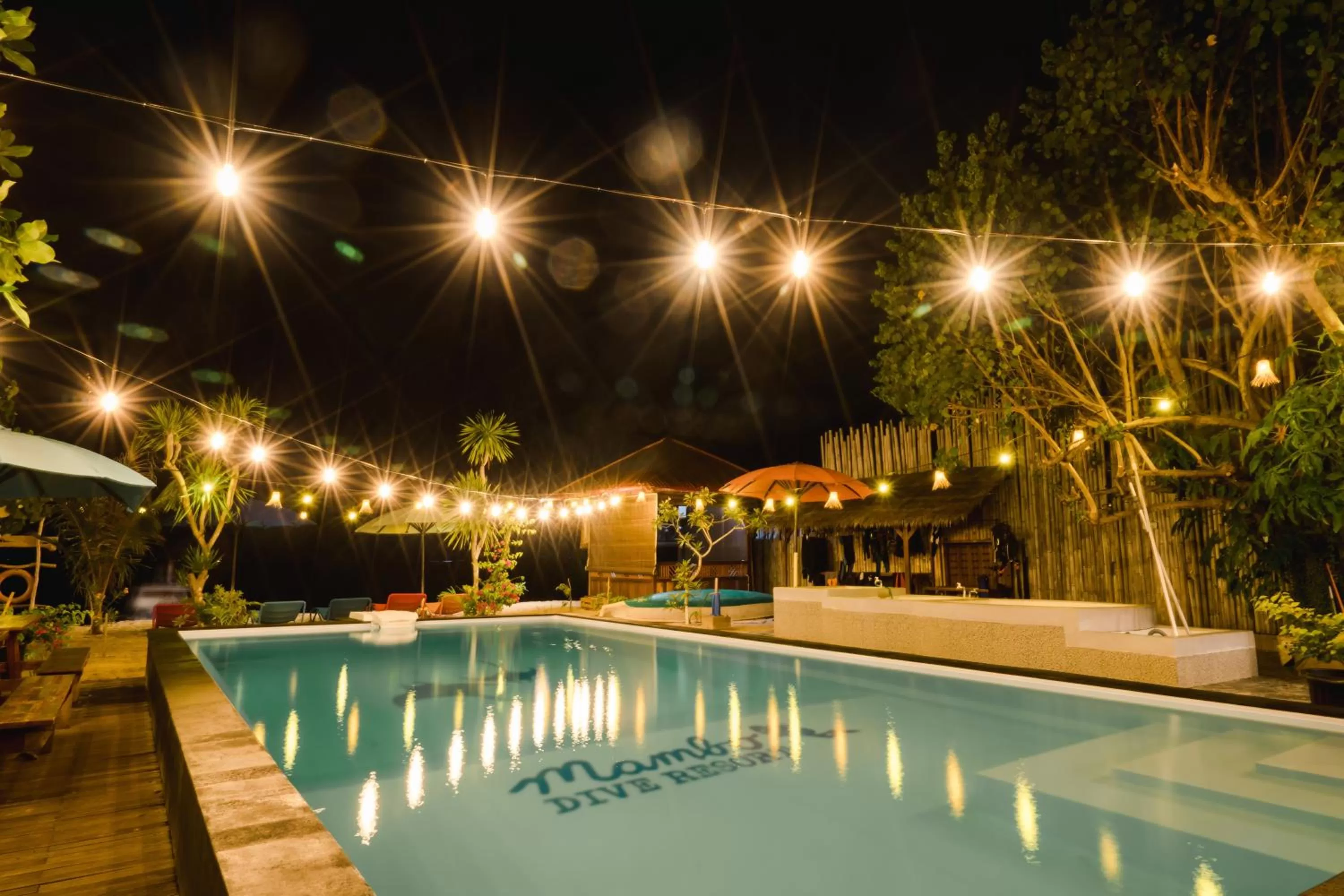 Swimming pool in Mambo Beach Resort