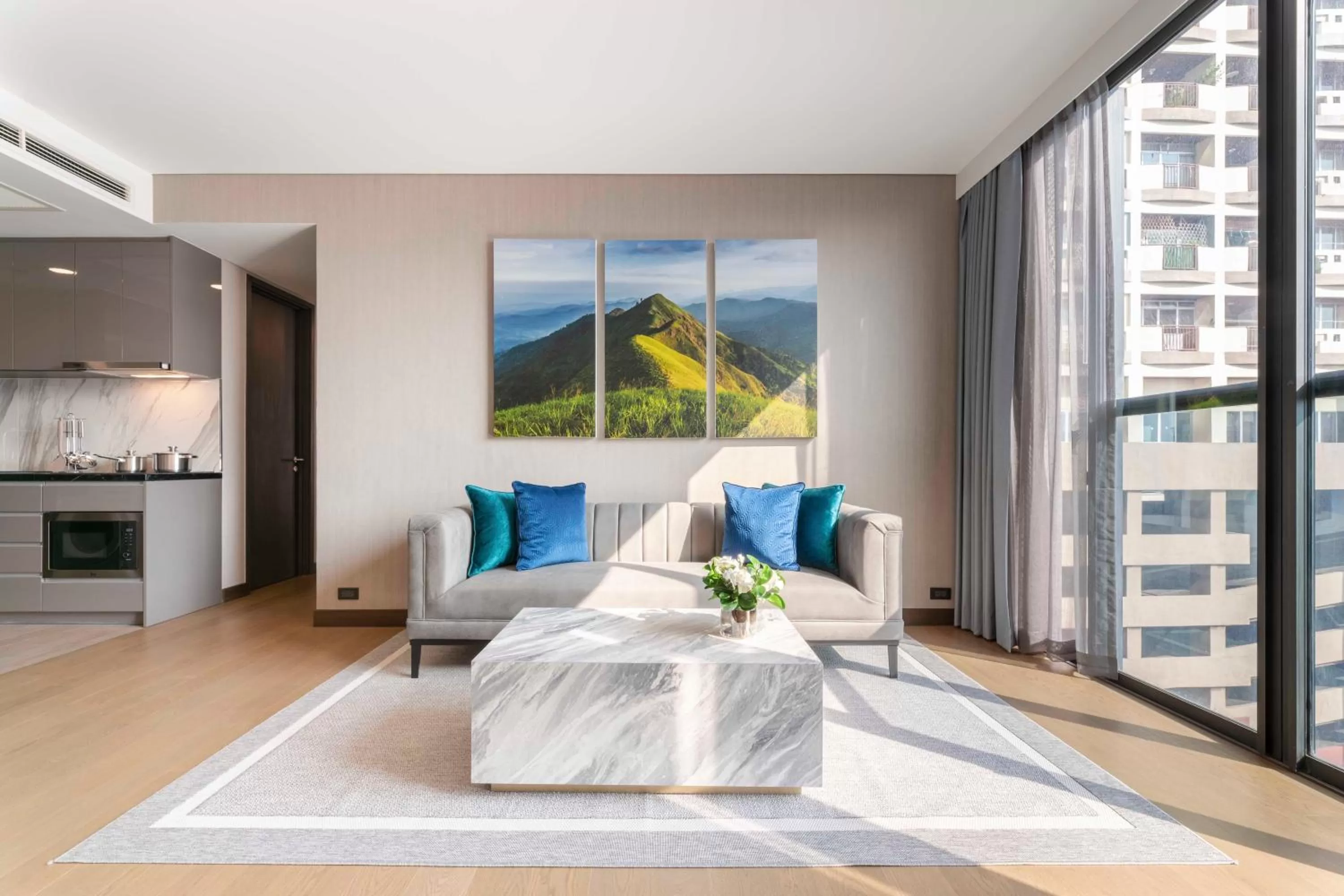 Living room, Bed in Wyndham Bangkok Queen Convention Centre