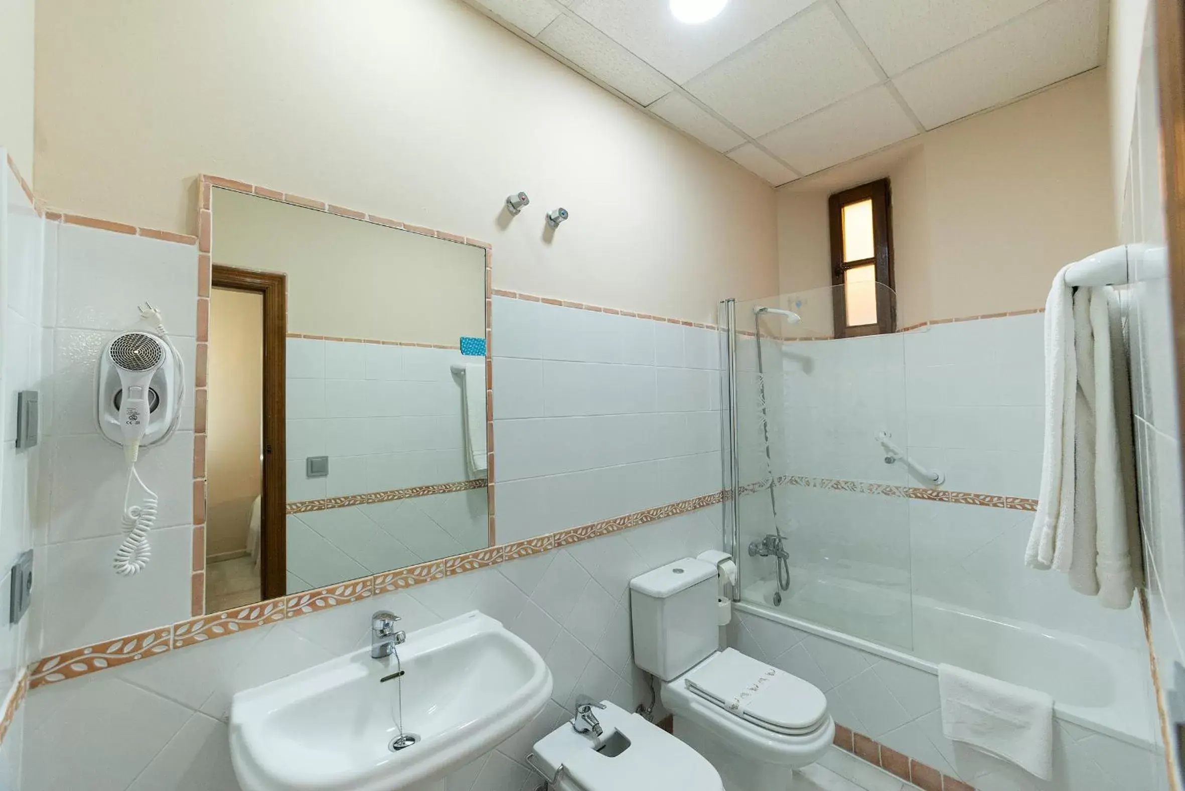 Bathroom in Hotel Mezquita