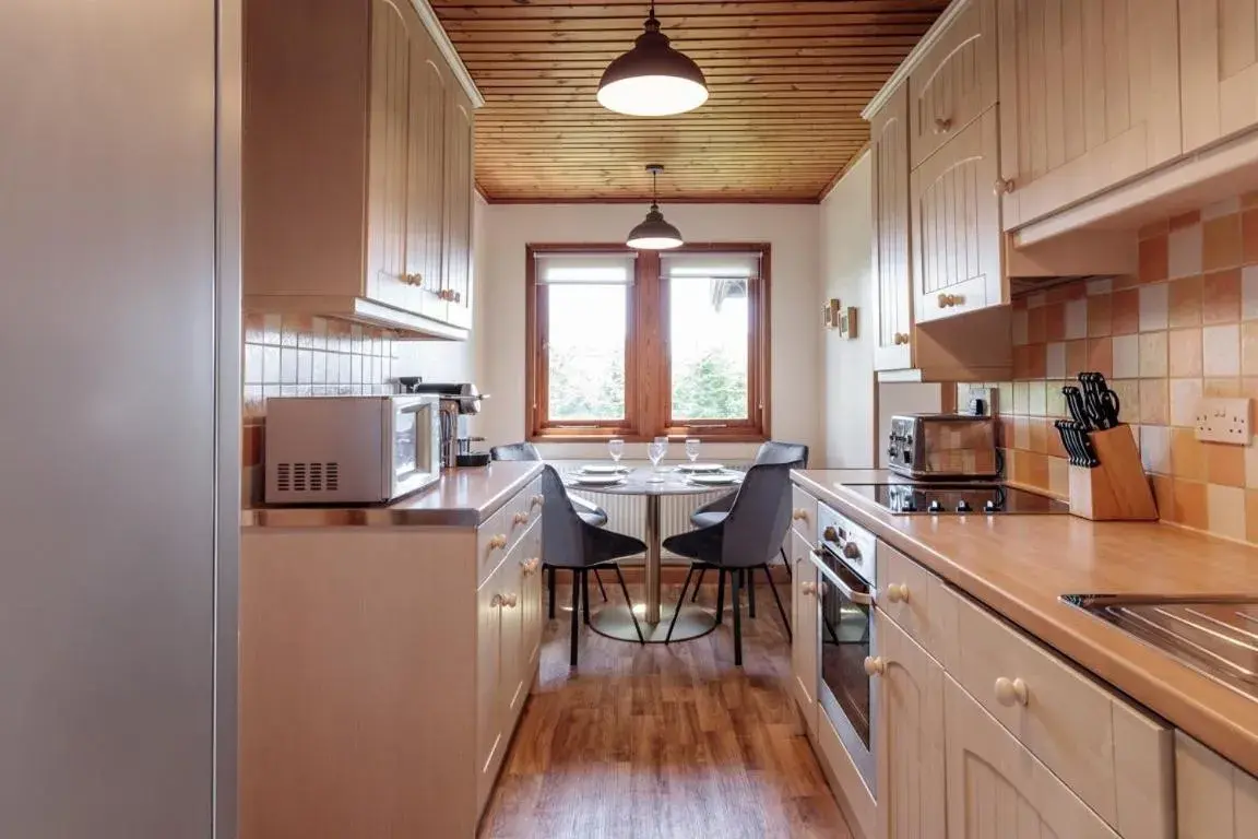 Kitchen/Kitchenette in The Gamekeeper's Inn