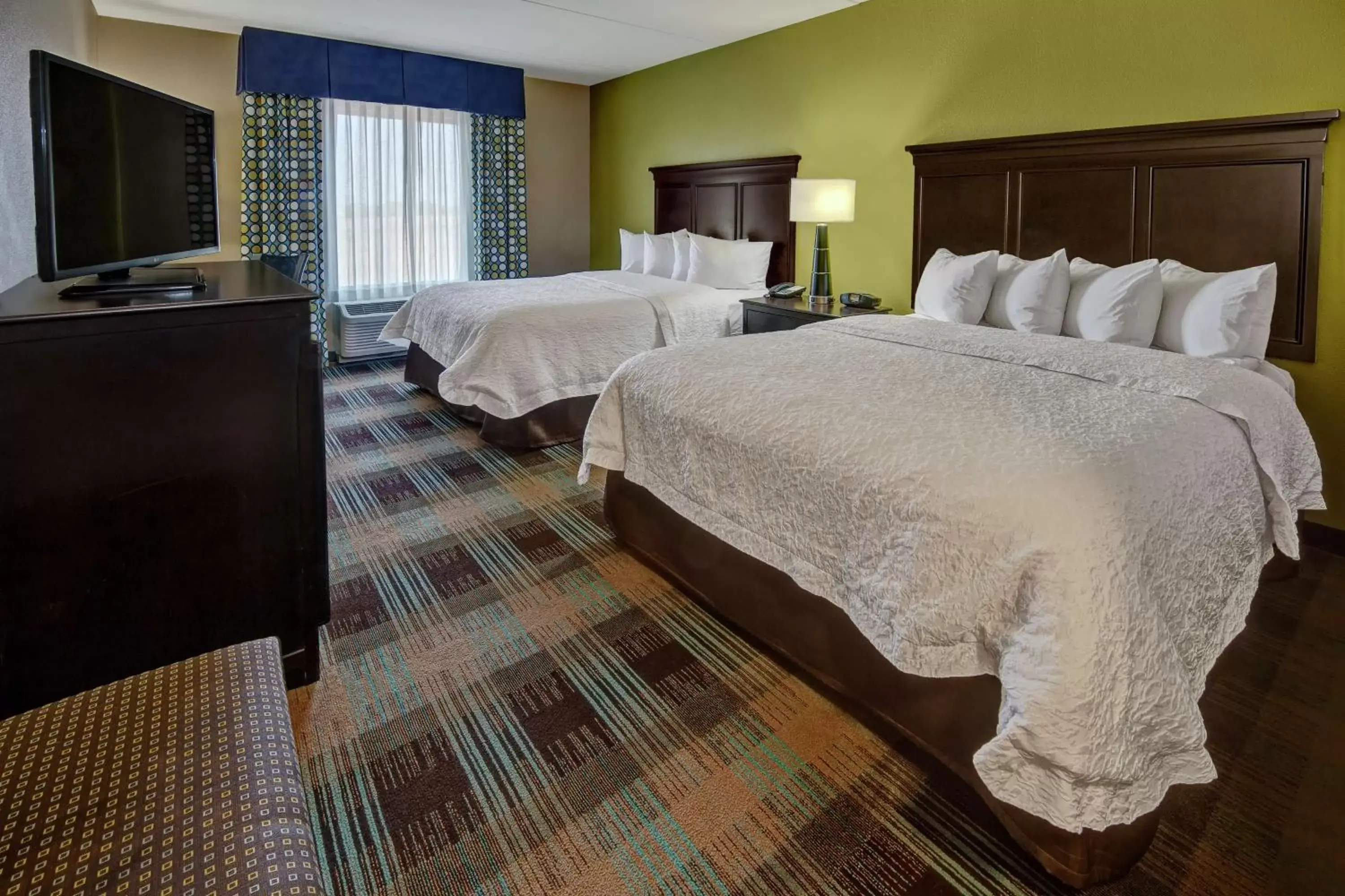 Bed in Hampton Inn & Suites Clarksville