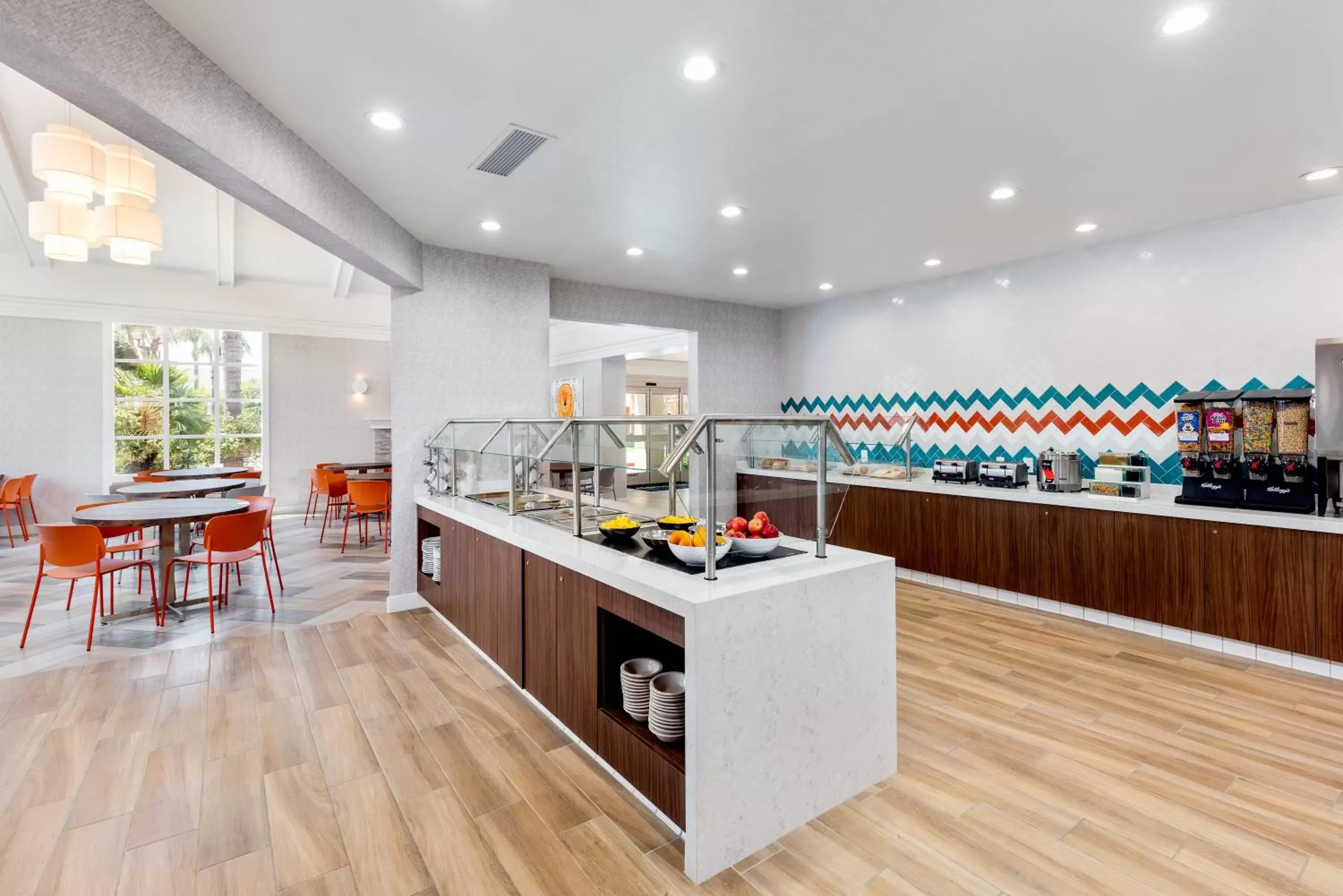 Breakfast, Restaurant/Places to Eat in Clementine Hotel & Suites Anaheim