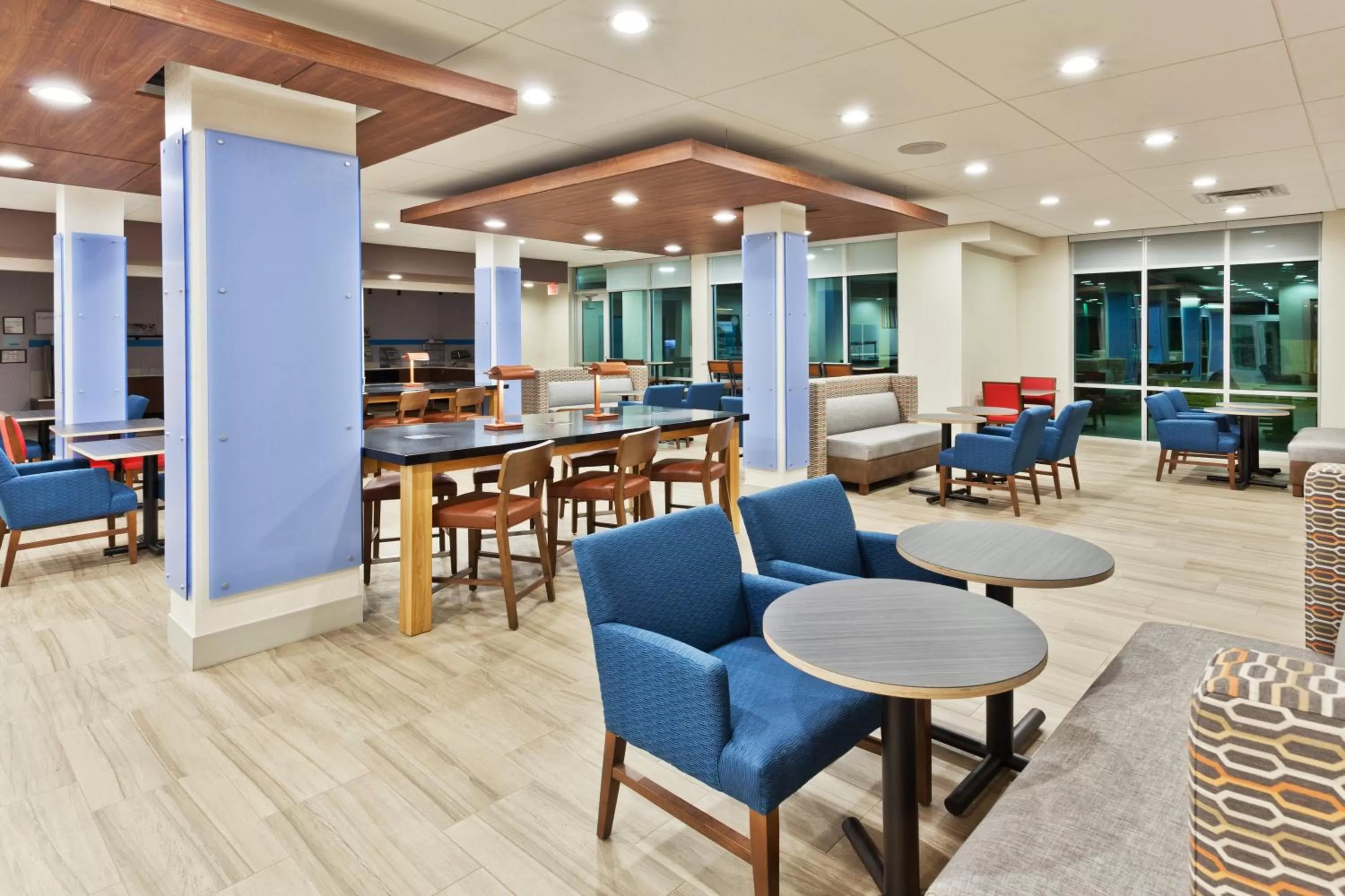 Breakfast in Holiday Inn Express & Suites - Cartersville by IHG