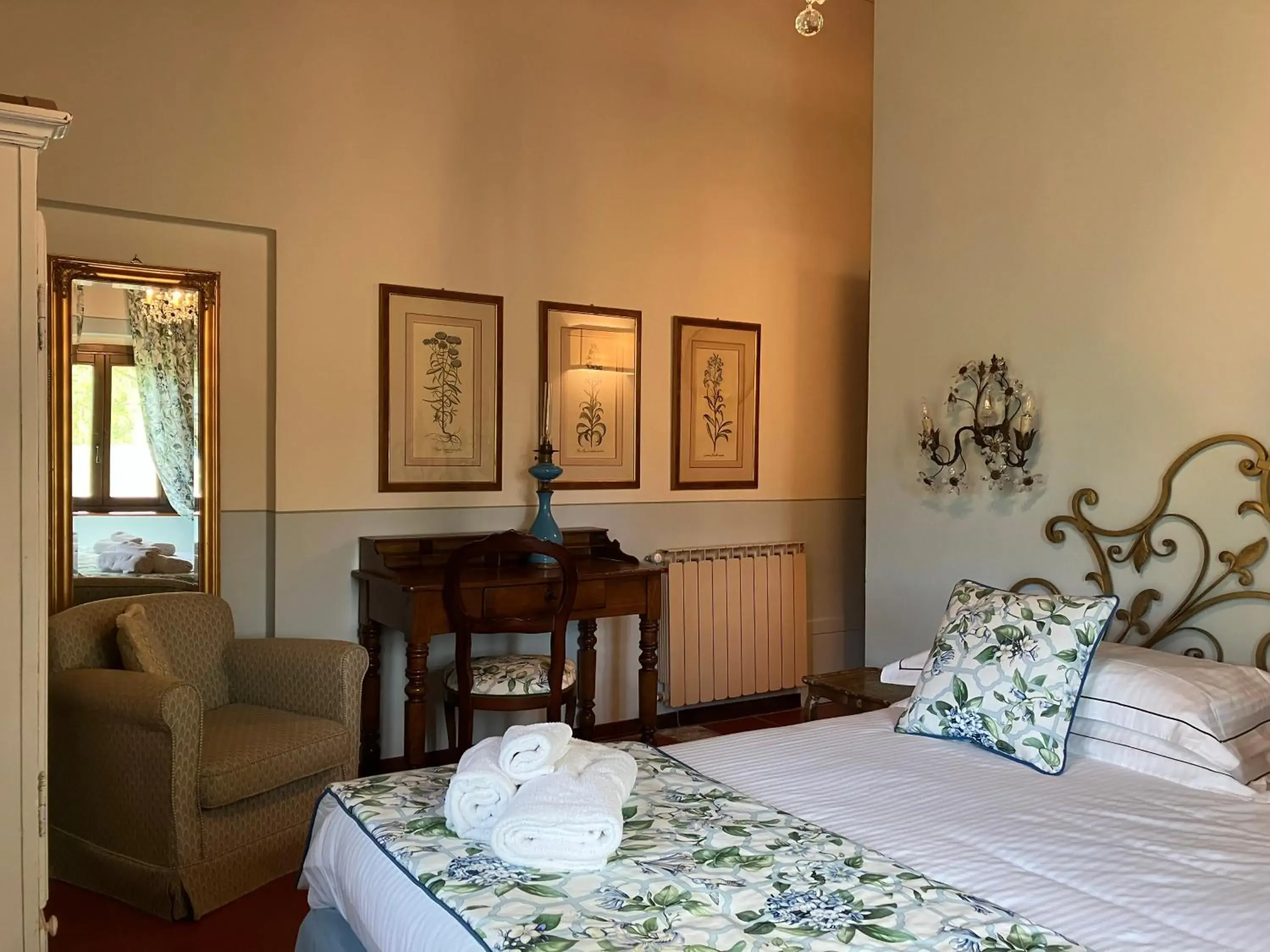 Bedroom, Seating Area in Borgo San Benedetto