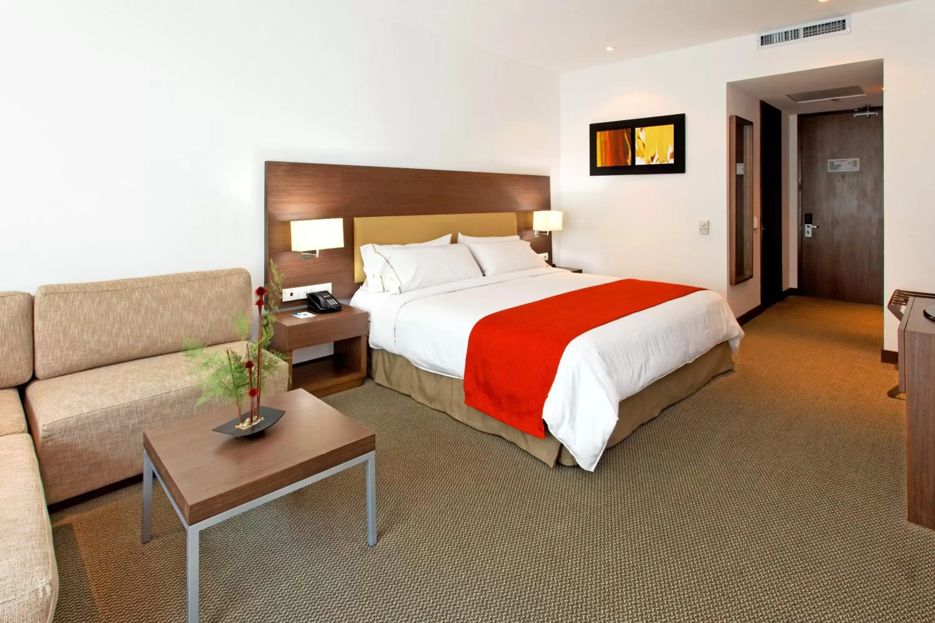 Photo of the whole room, Bed in Holiday Inn Express Bogotá - Parque La 93, an IHG Hotel