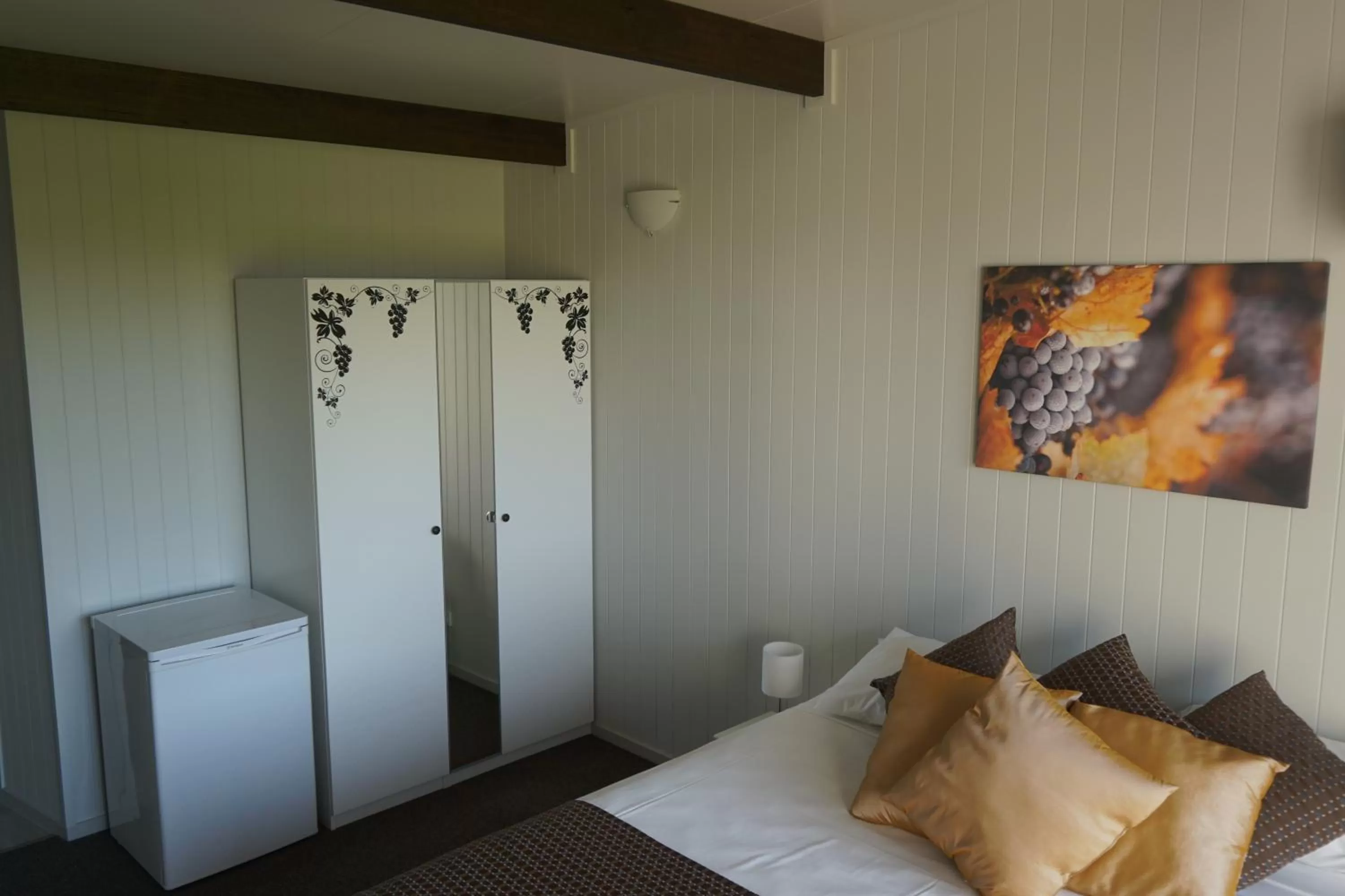 Photo of the whole room, Bed in Narangba Motel (formerly Brisbane North B&B and Winery)