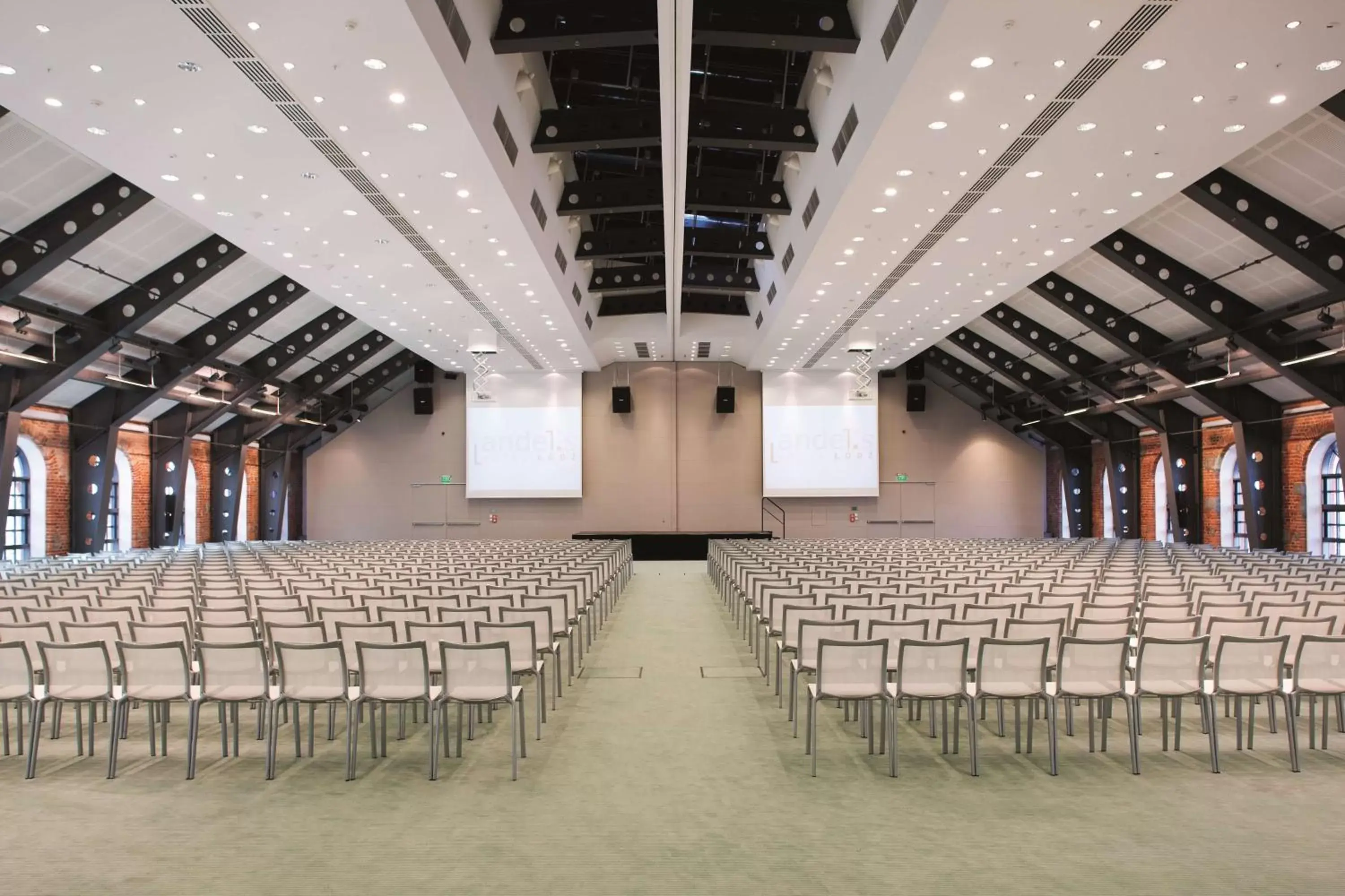 Meeting/conference room in Vienna House by Wyndham Andel's Lodz