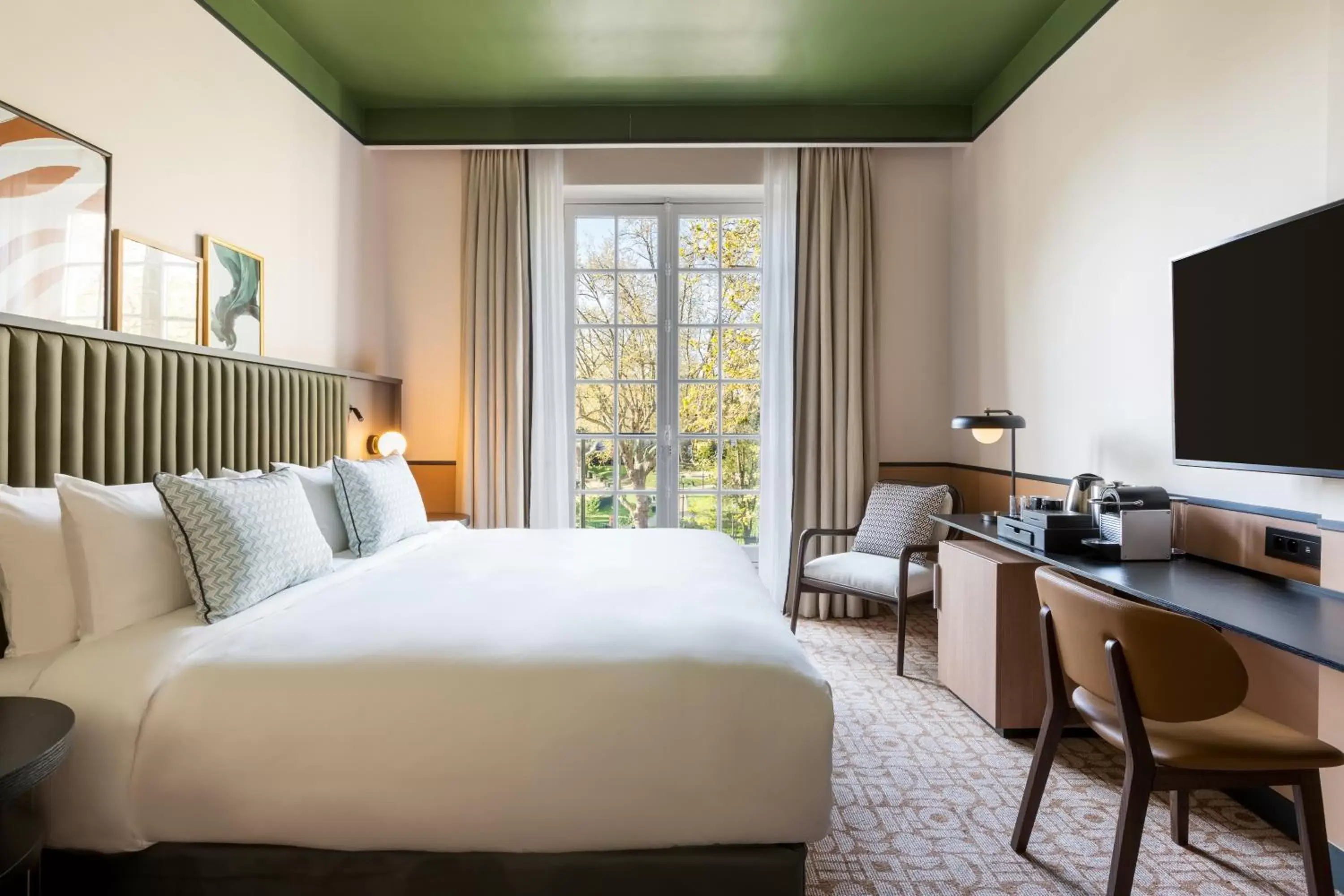 Bed in Le Parchamp, Paris Boulogne, a Tribute Portfolio Hotel