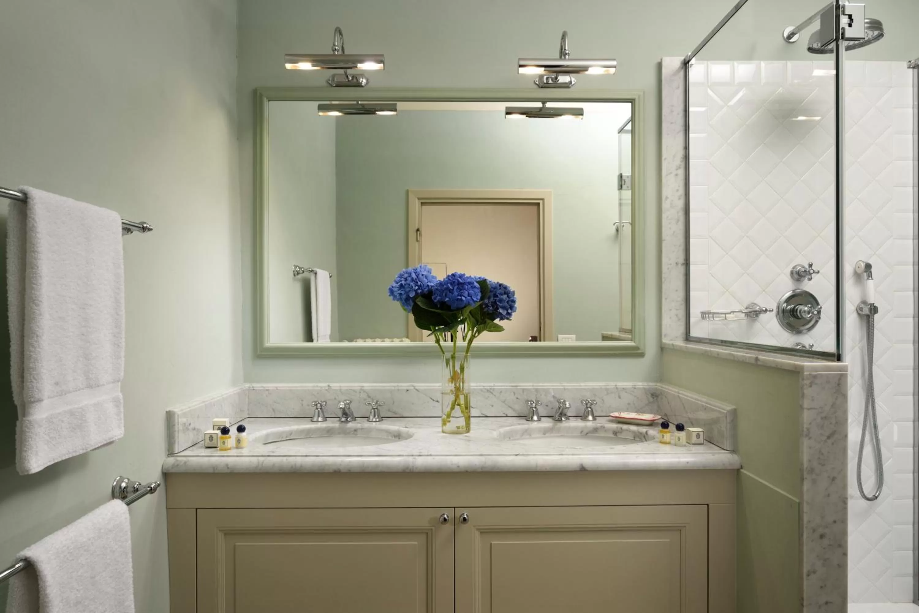 Bathroom in Palazzo Niccolini al Duomo Residenza D'Epoca