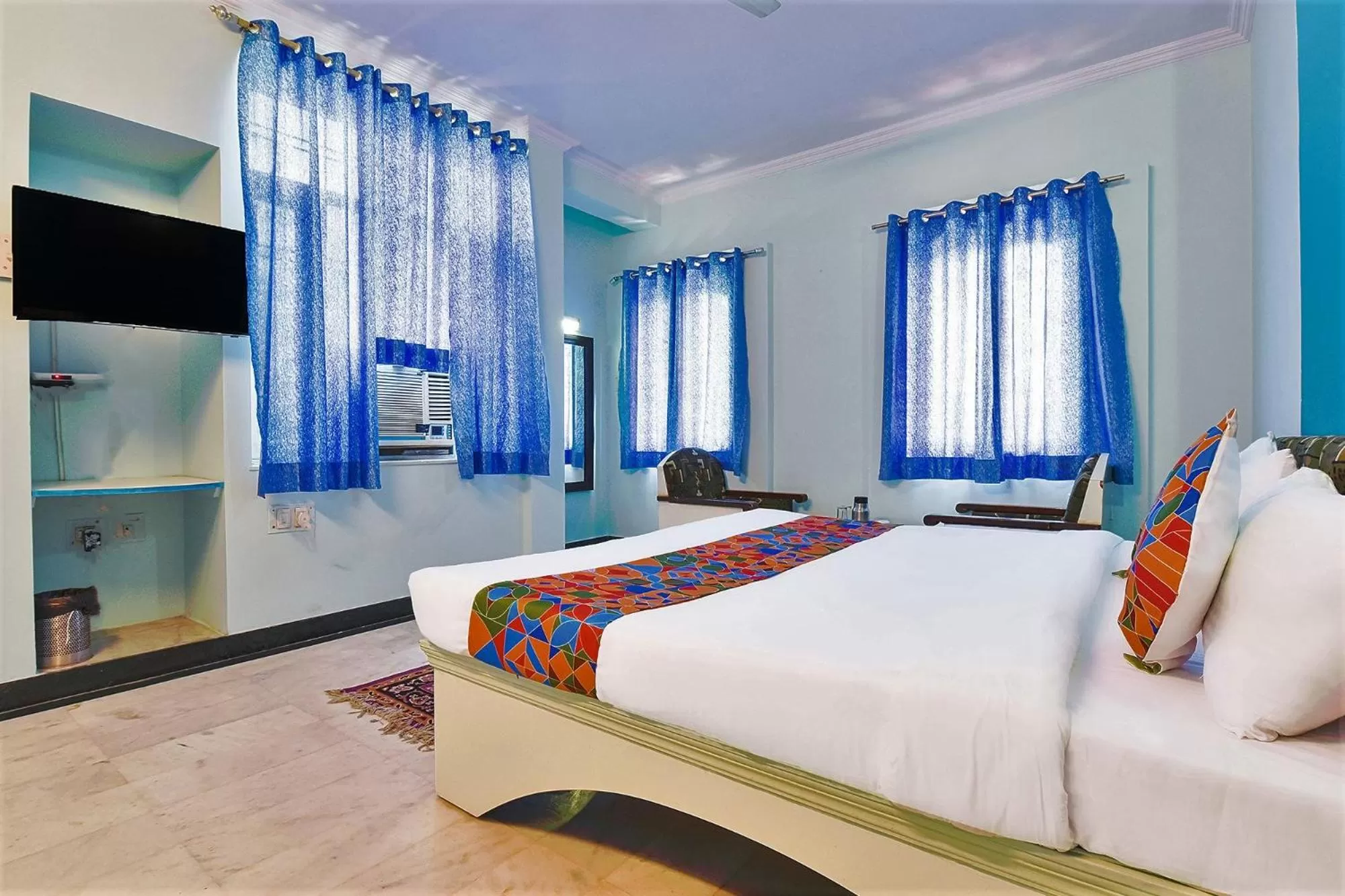 Bed in FabExpress Anuja