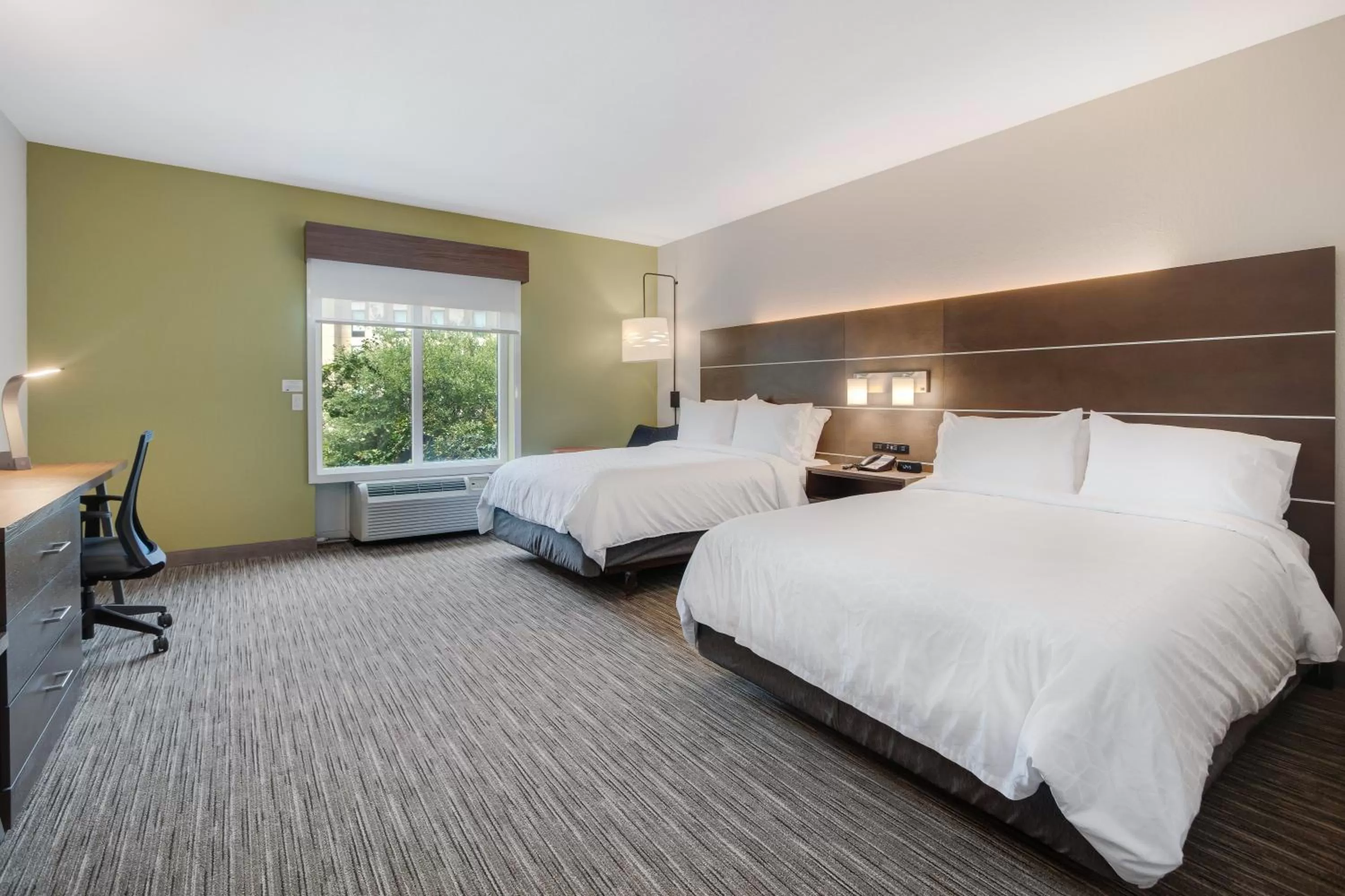 Photo of the whole room, Bed in Holiday Inn Express Hotel & Suites Orlando - Apopka, an IHG Hotel