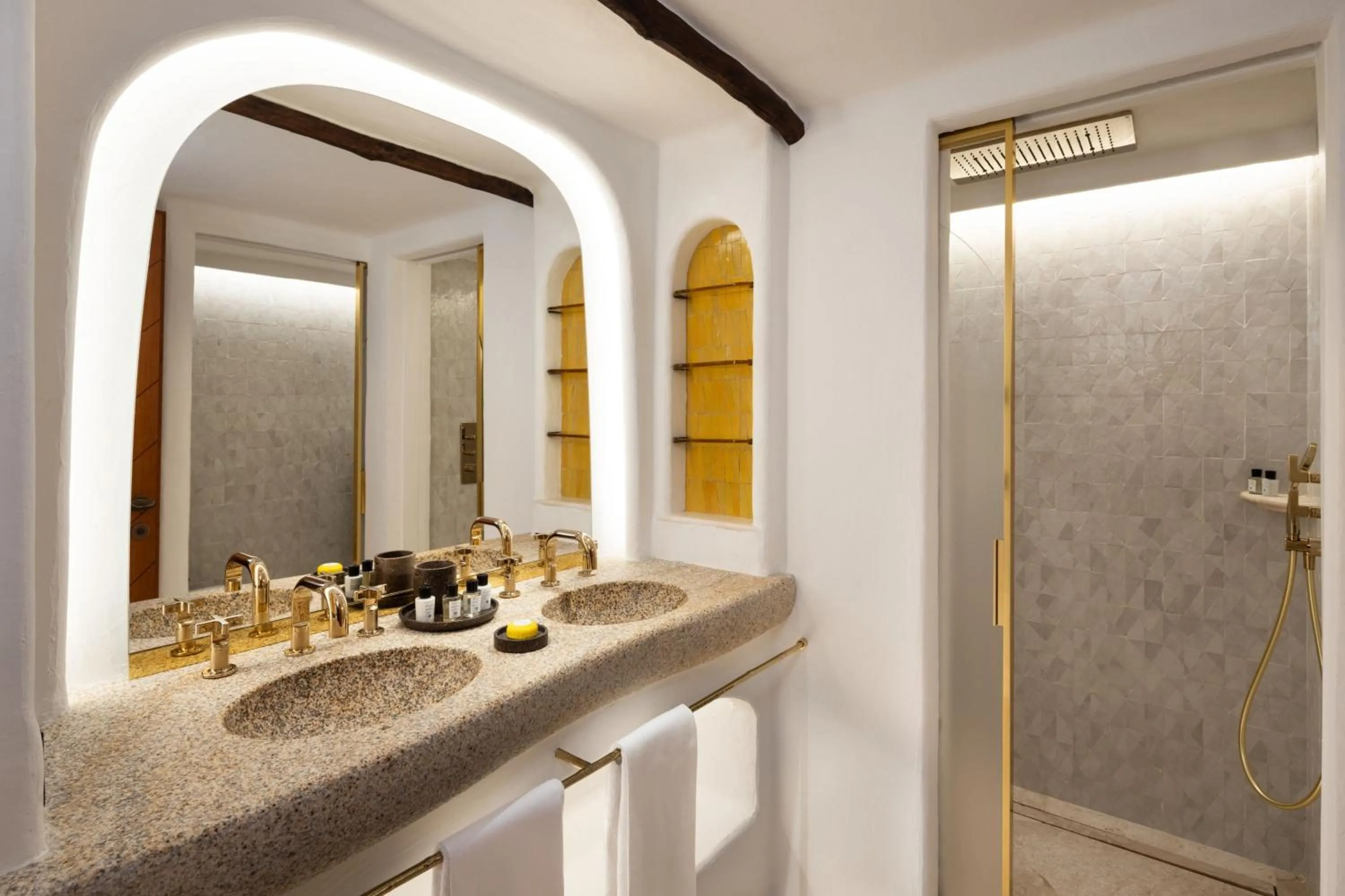 Bathroom in Hotel Cala di Volpe, a Luxury Collection Hotel, Costa Smeralda