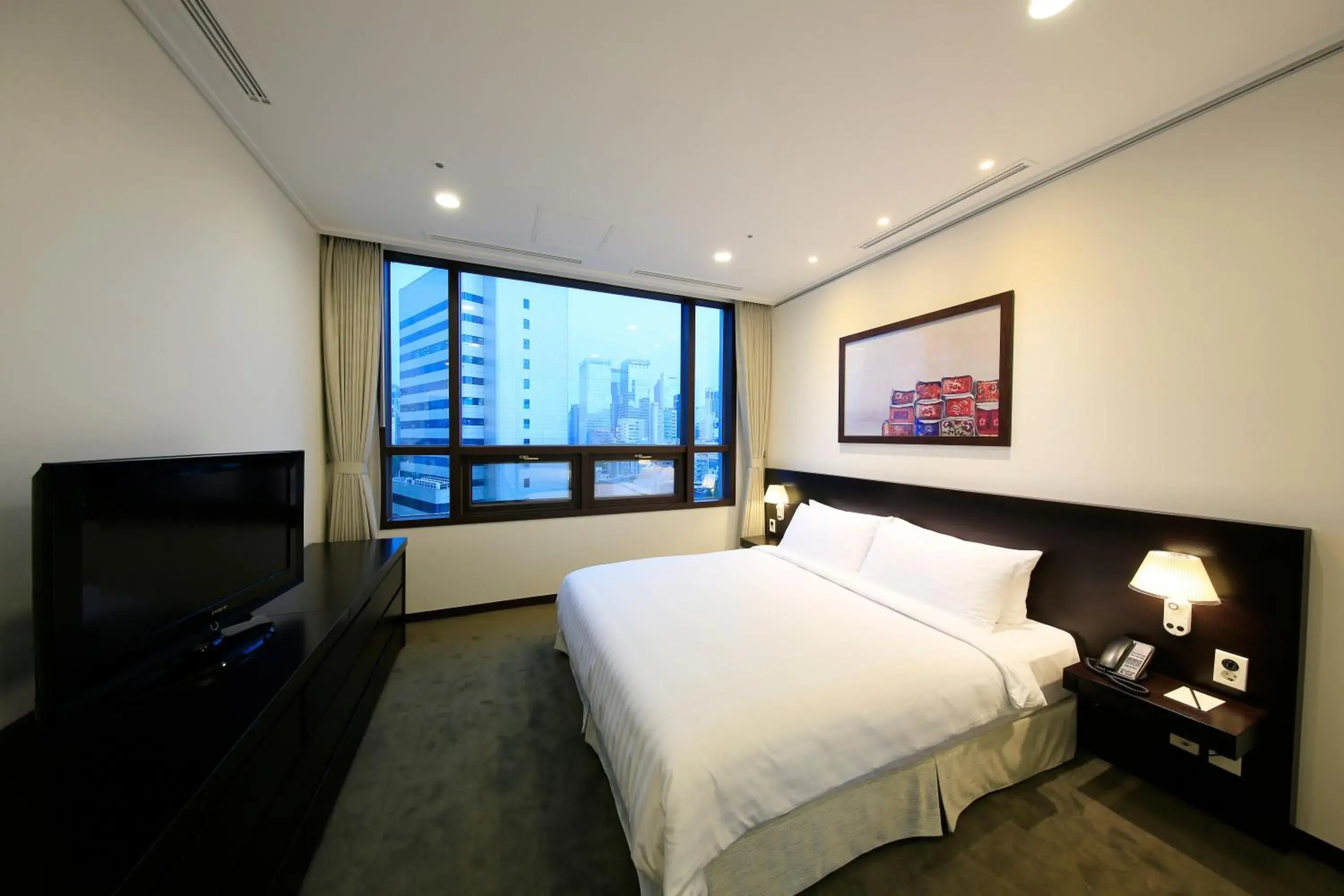 Three-Bedroom Deluxe Apartment (4 Adults) in Orakai Insadong Suites