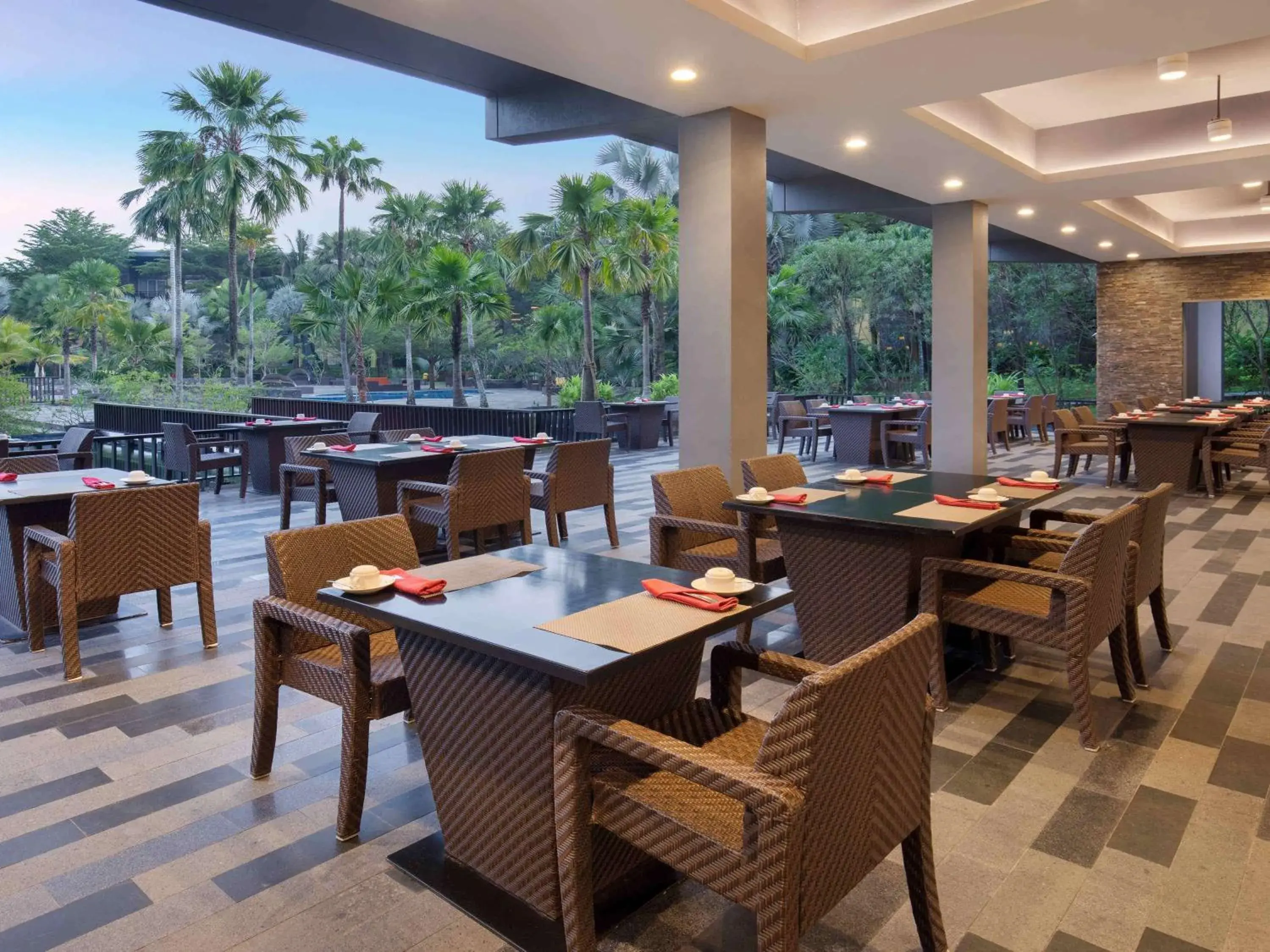 Restaurant/Places to Eat in Novotel Palembang Hotel