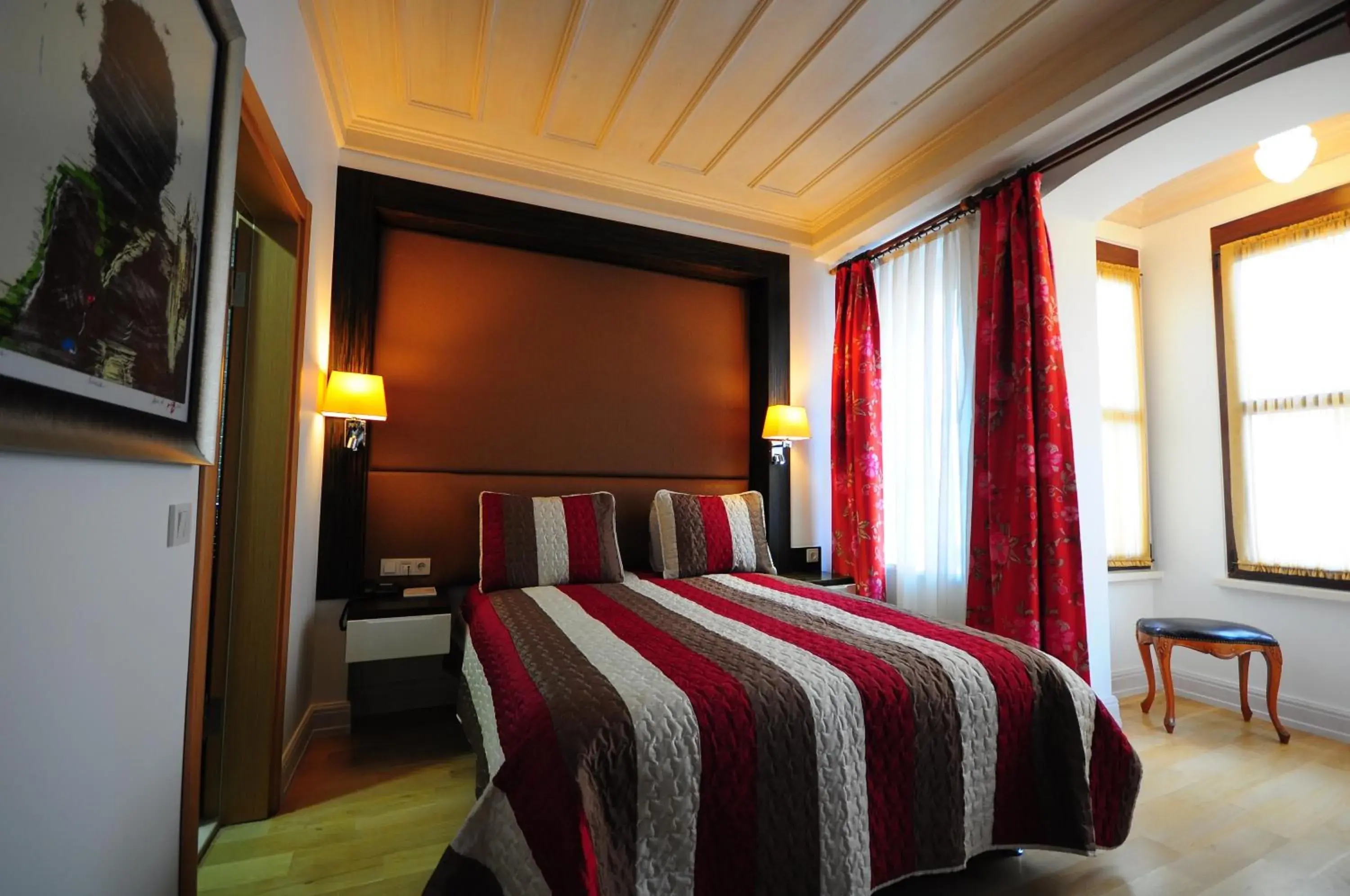 Bed in Ottopera Hotel