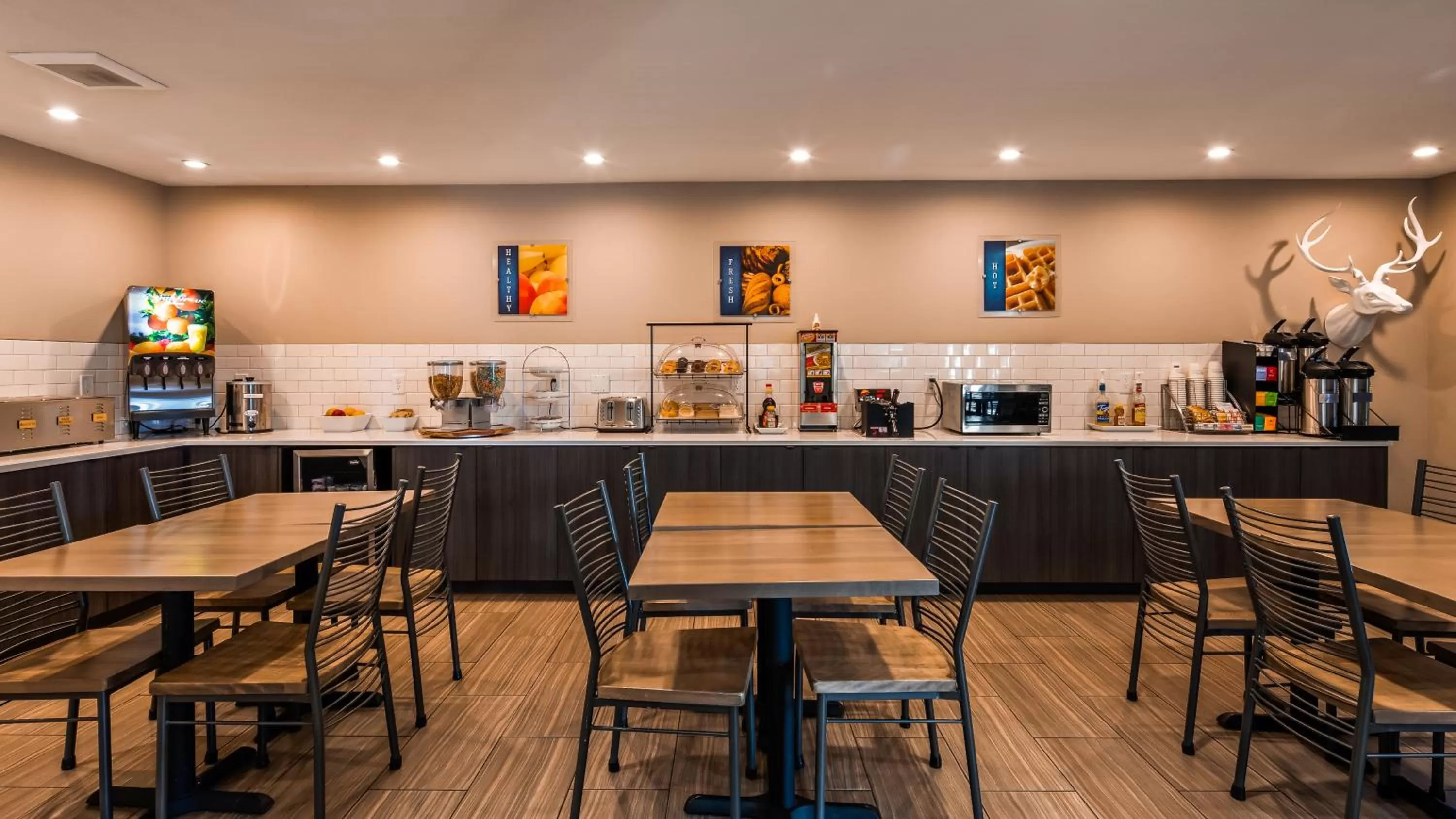 Continental breakfast in Best Western John Day Inn