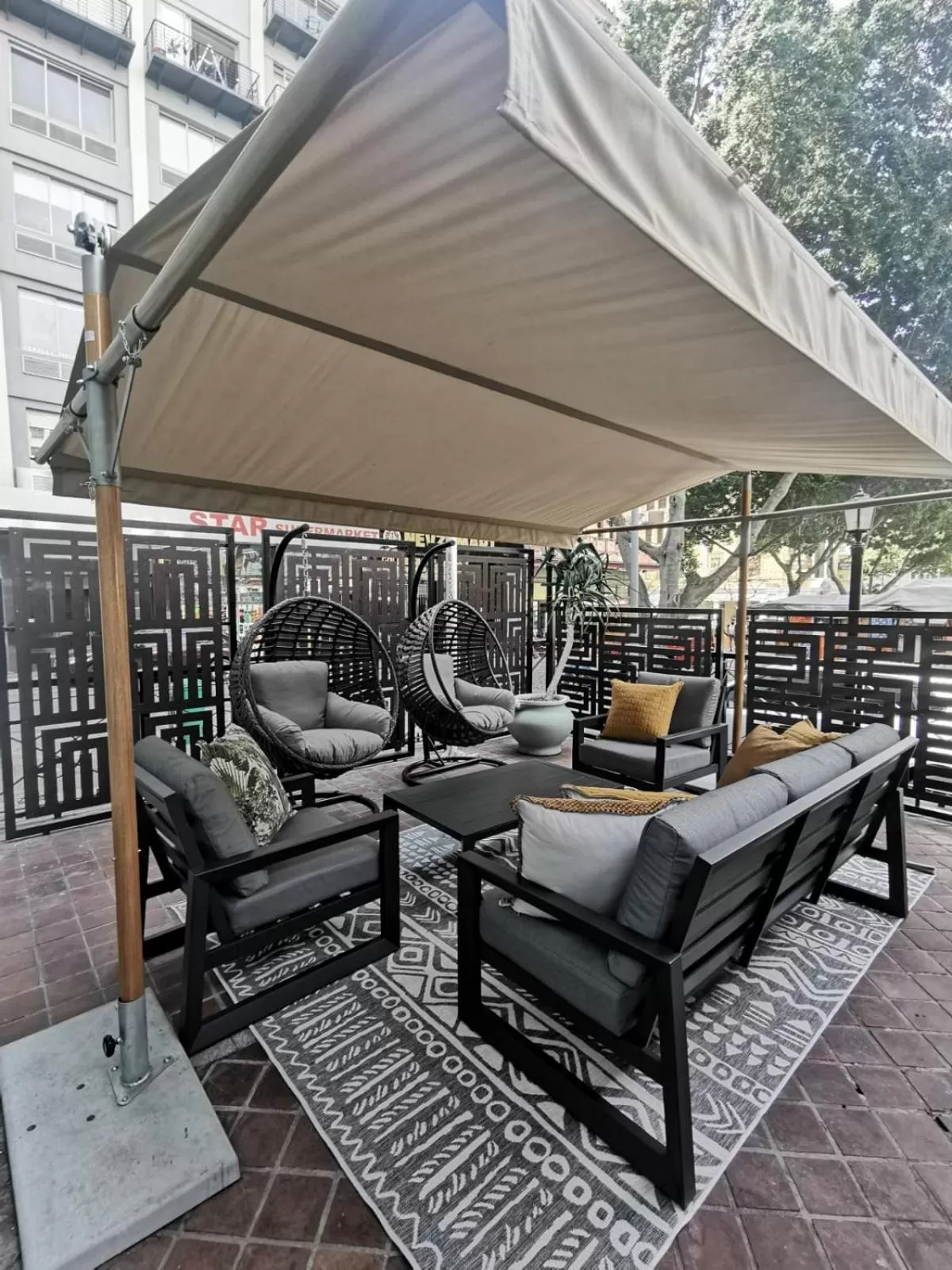 Patio in ONOMO Hotel Cape Town – Inn On The Square