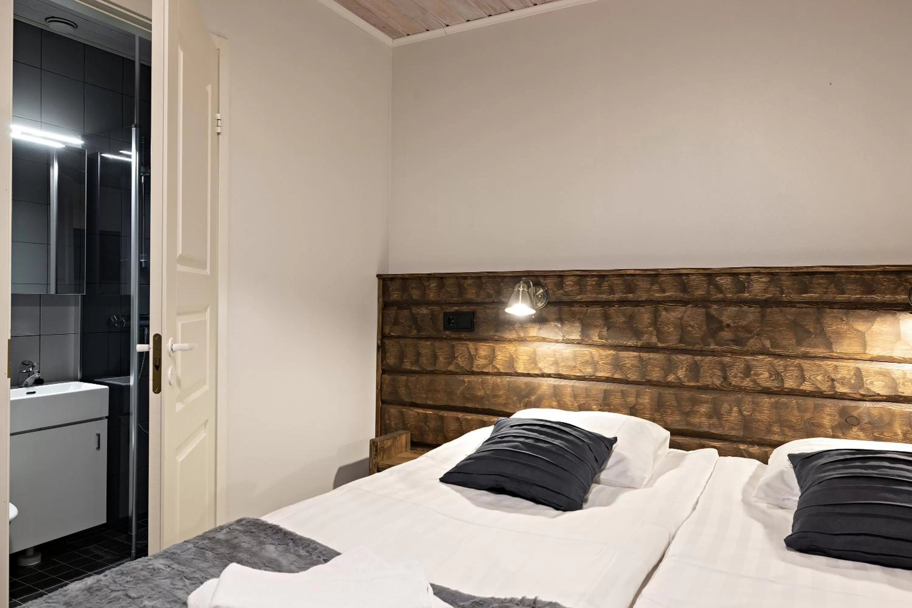 Bed in Arctic River Resort