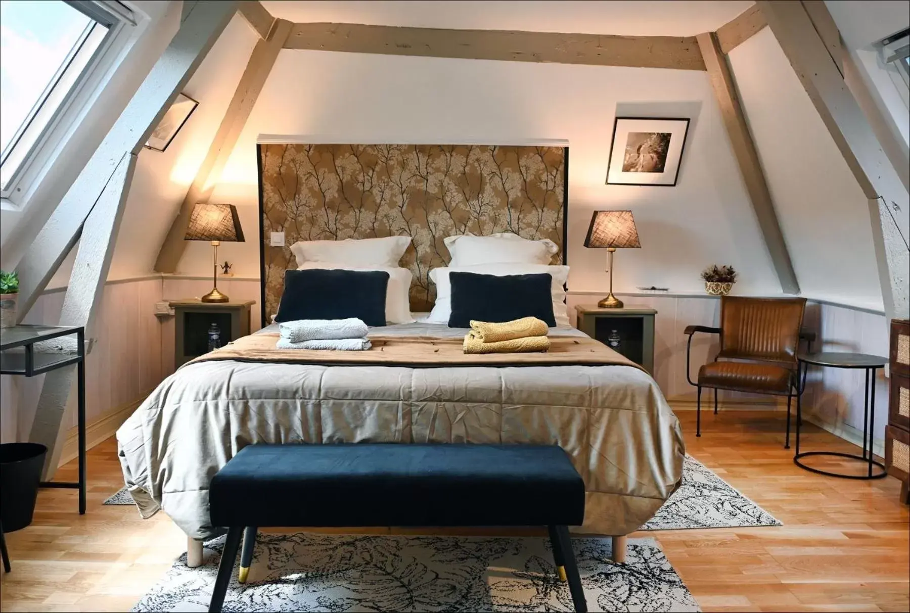 Bedroom, Bed in Honfleur, Entre Terre & Estuaire