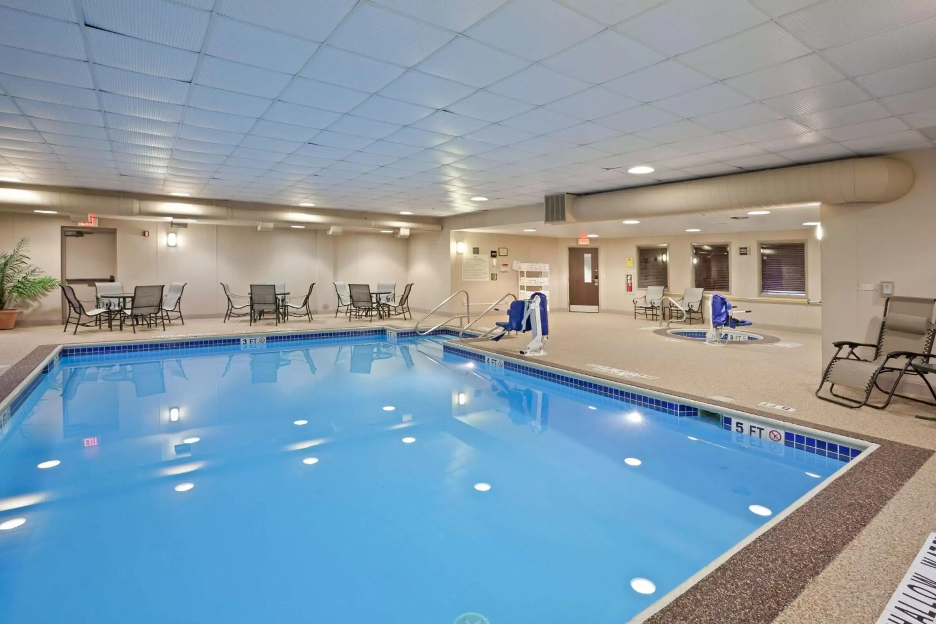 Pool view, Swimming Pool in Hampton Inn DuBois