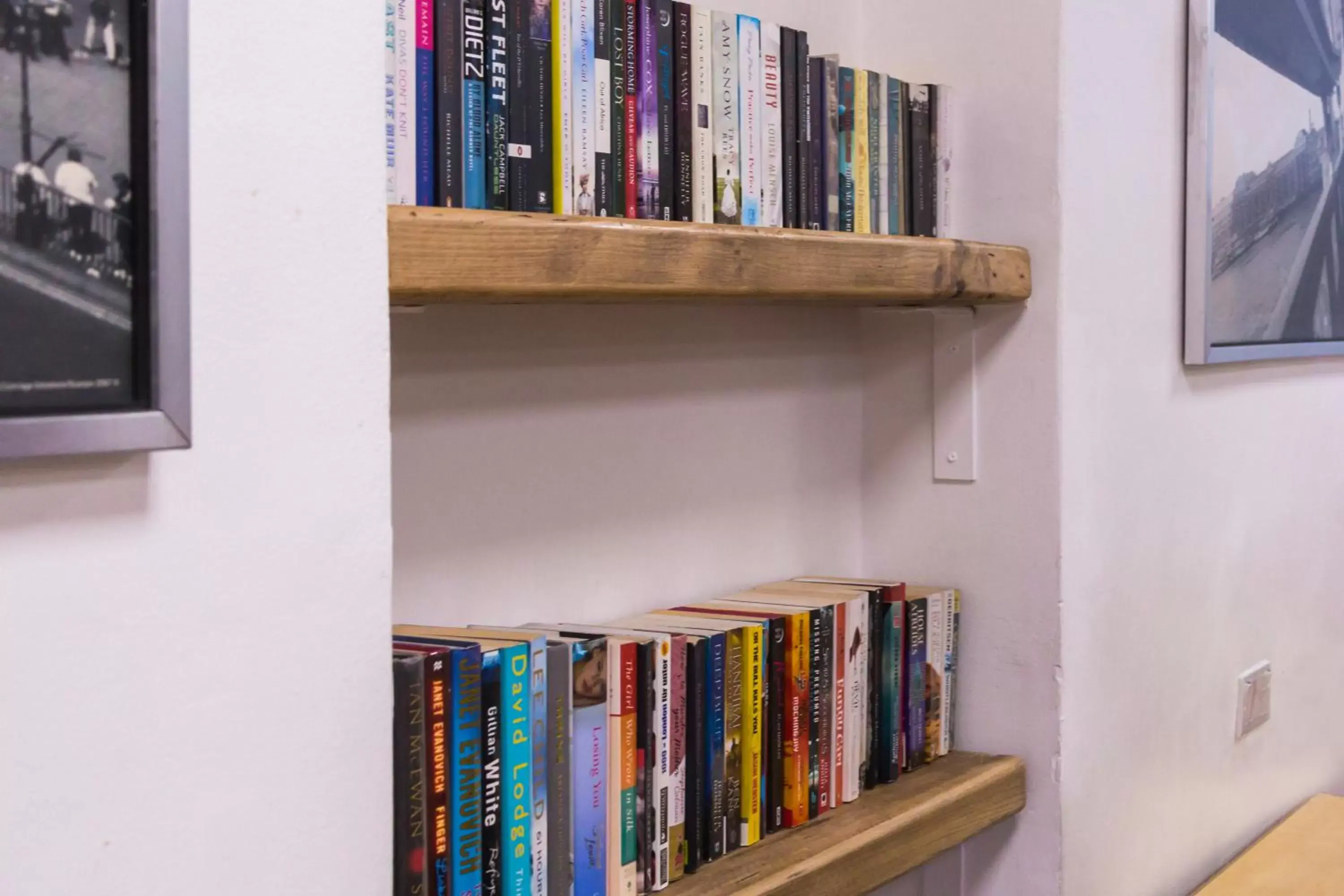 Library in Smart Russell Square Hostel