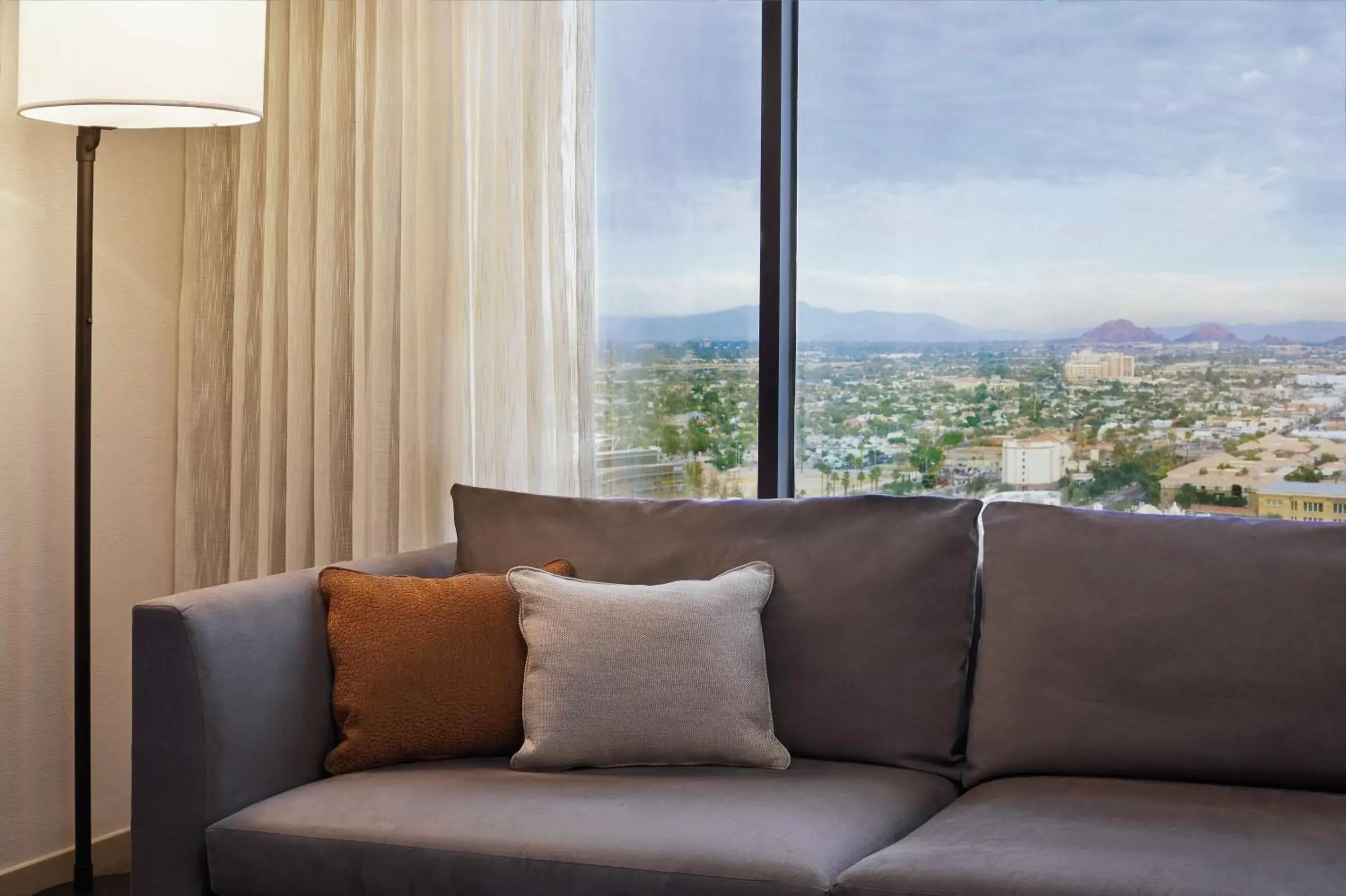 Bedroom, Seating Area in Hyatt Regency Phoenix