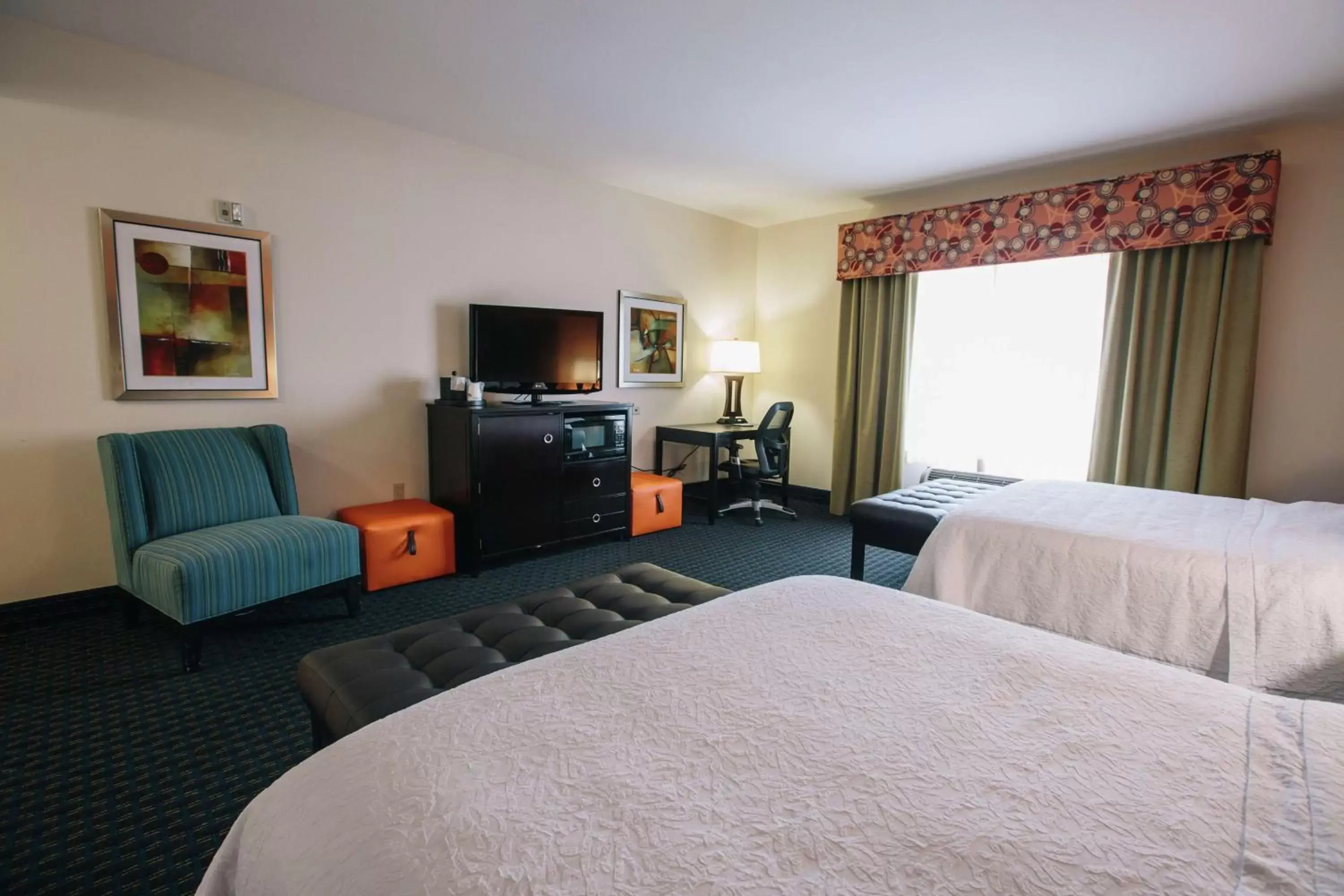 Bedroom, TV/Entertainment Center in Hampton Inn & Suites Effingham